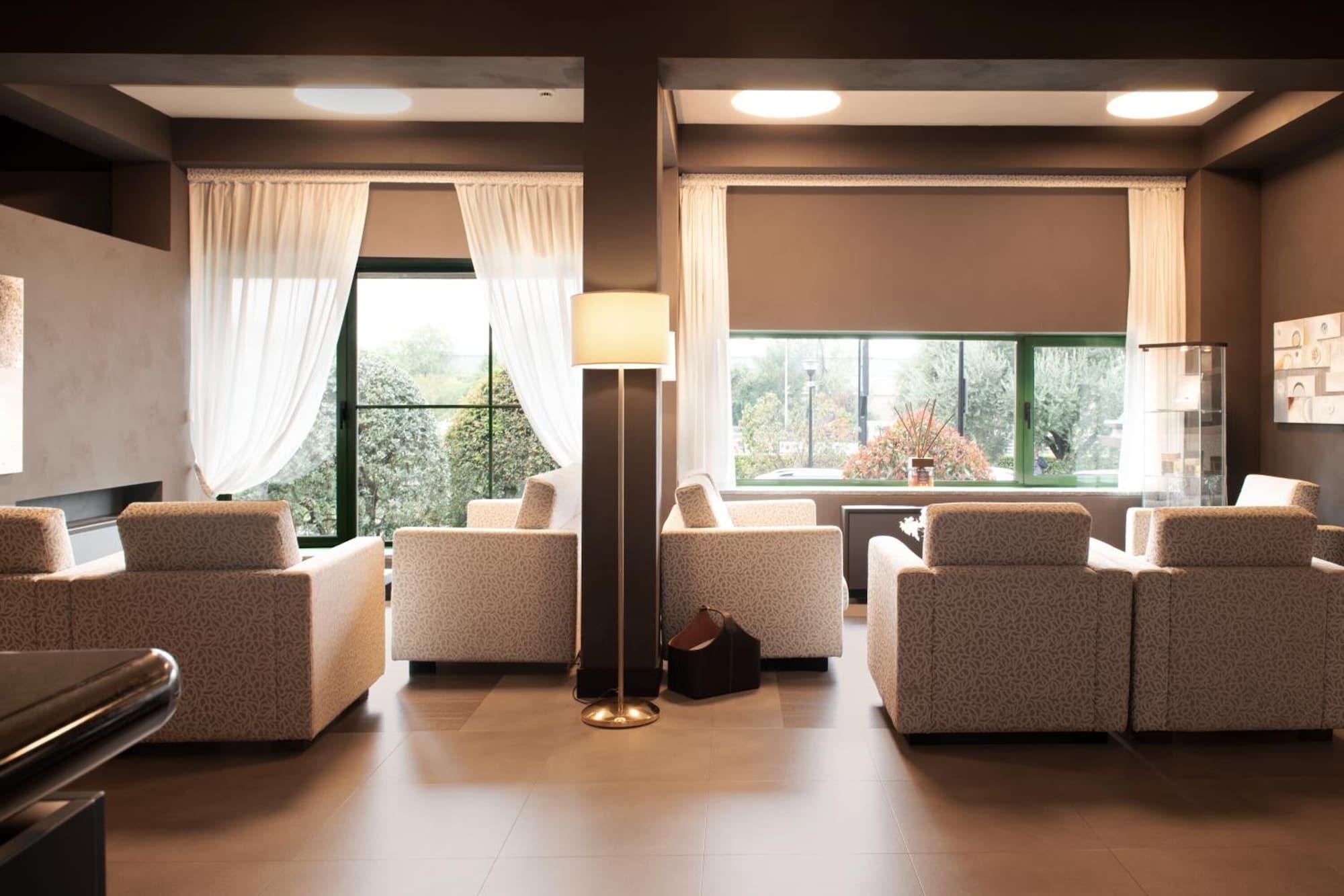 Vista Lobby Smart Hotel King , by R Collection Hotels