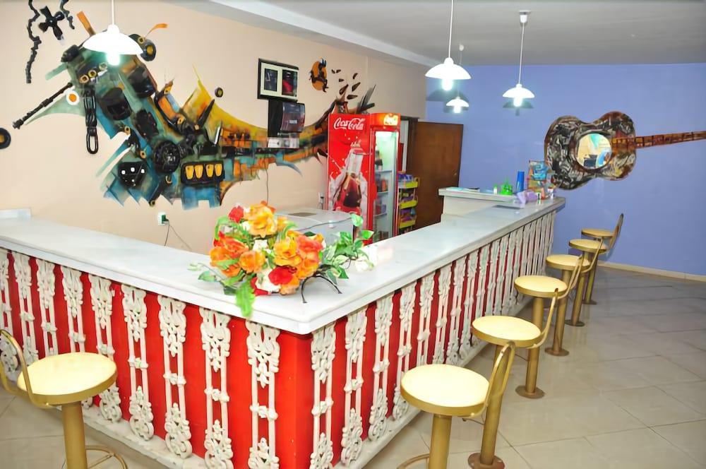 Bar/Salón Barrudada Tropical Hotel