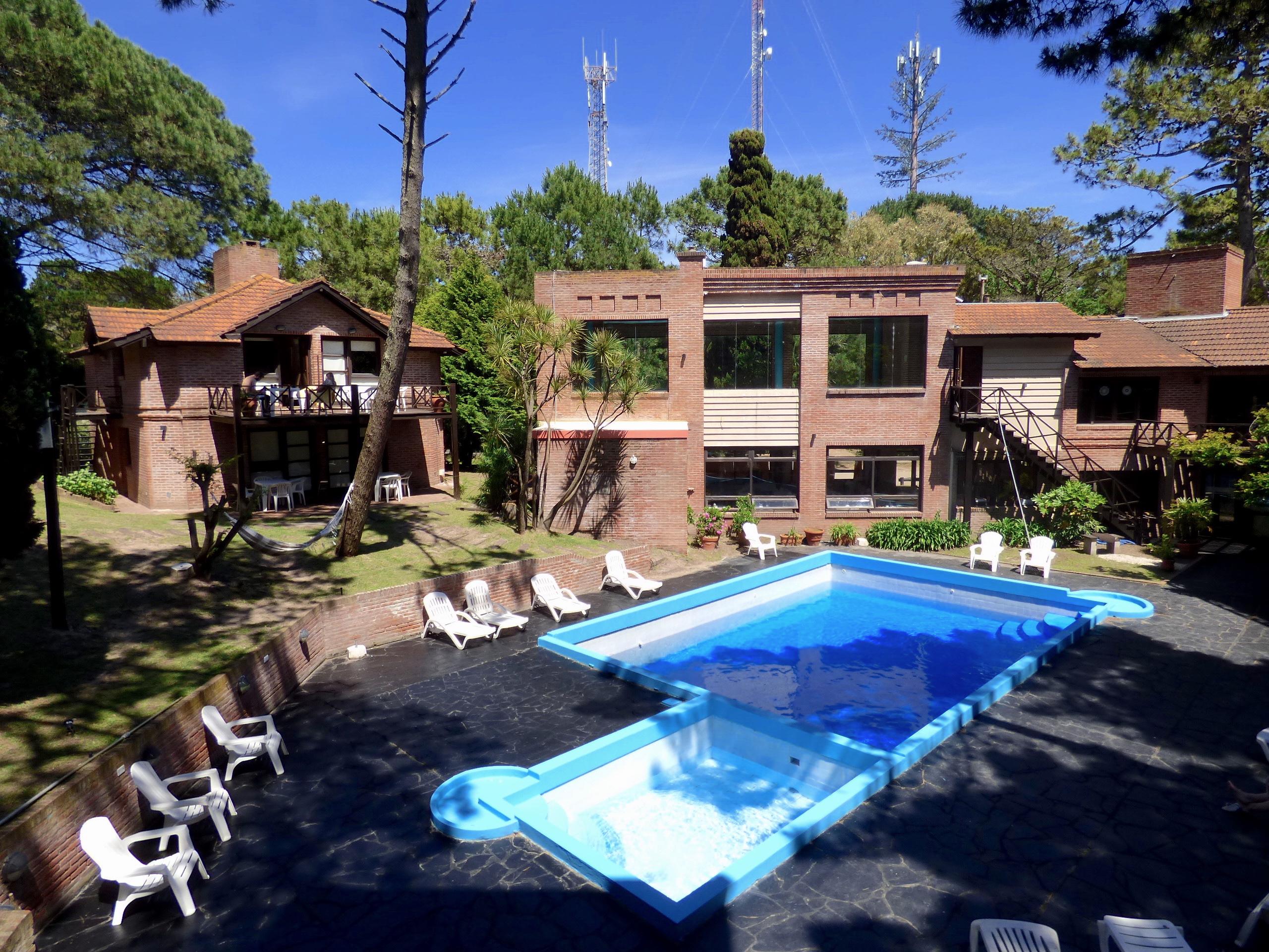 Vista da piscina Cariló Paradise Apart Hotel & Spa