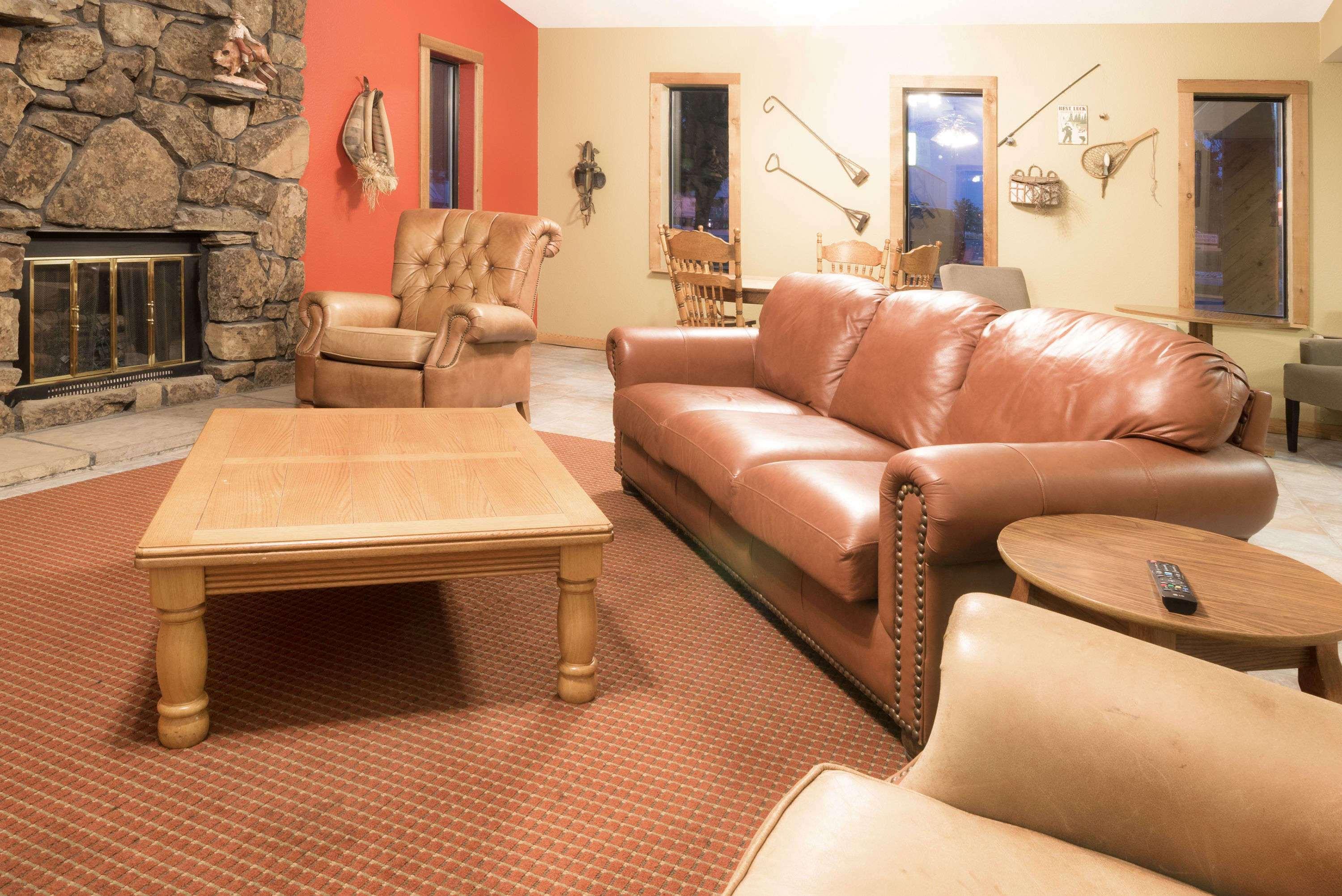 Vista Lobby Super 8 by Wyndham Billings