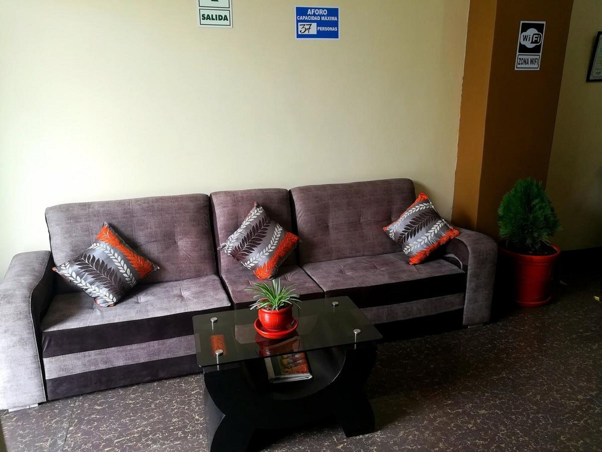 Vista Lobby Hospedaje Central Piura