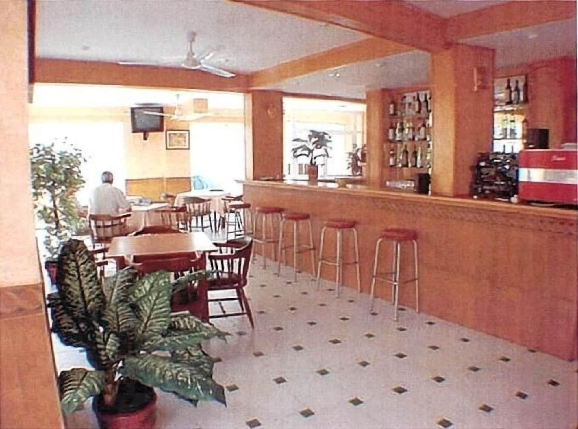 Bar/Salón Hotel Iris