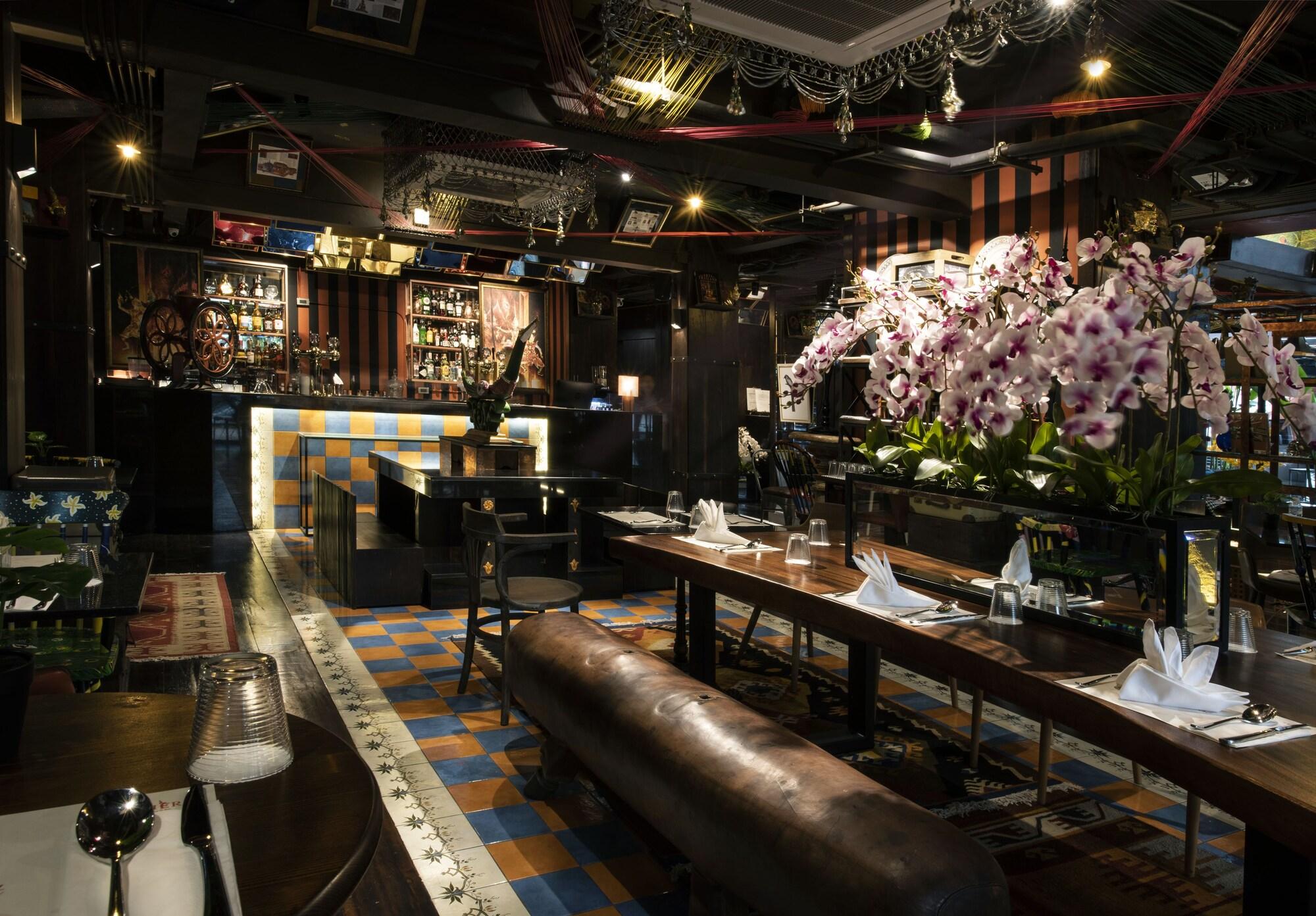 Restaurant Dhevi Bangkok Hotel