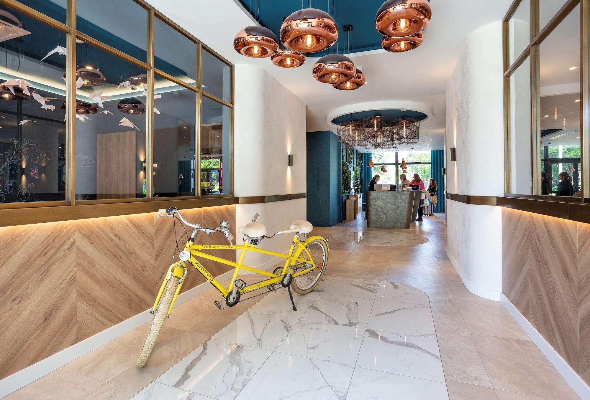Vista Lobby Golden Tulip Aix les Bains