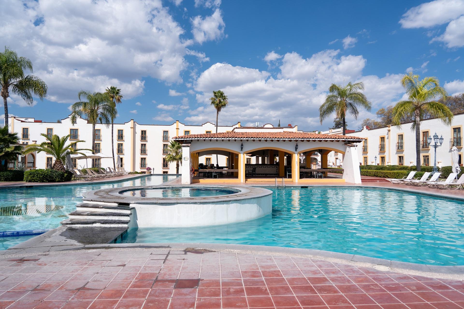 Vista Piscina Misión Grand Juriquilla