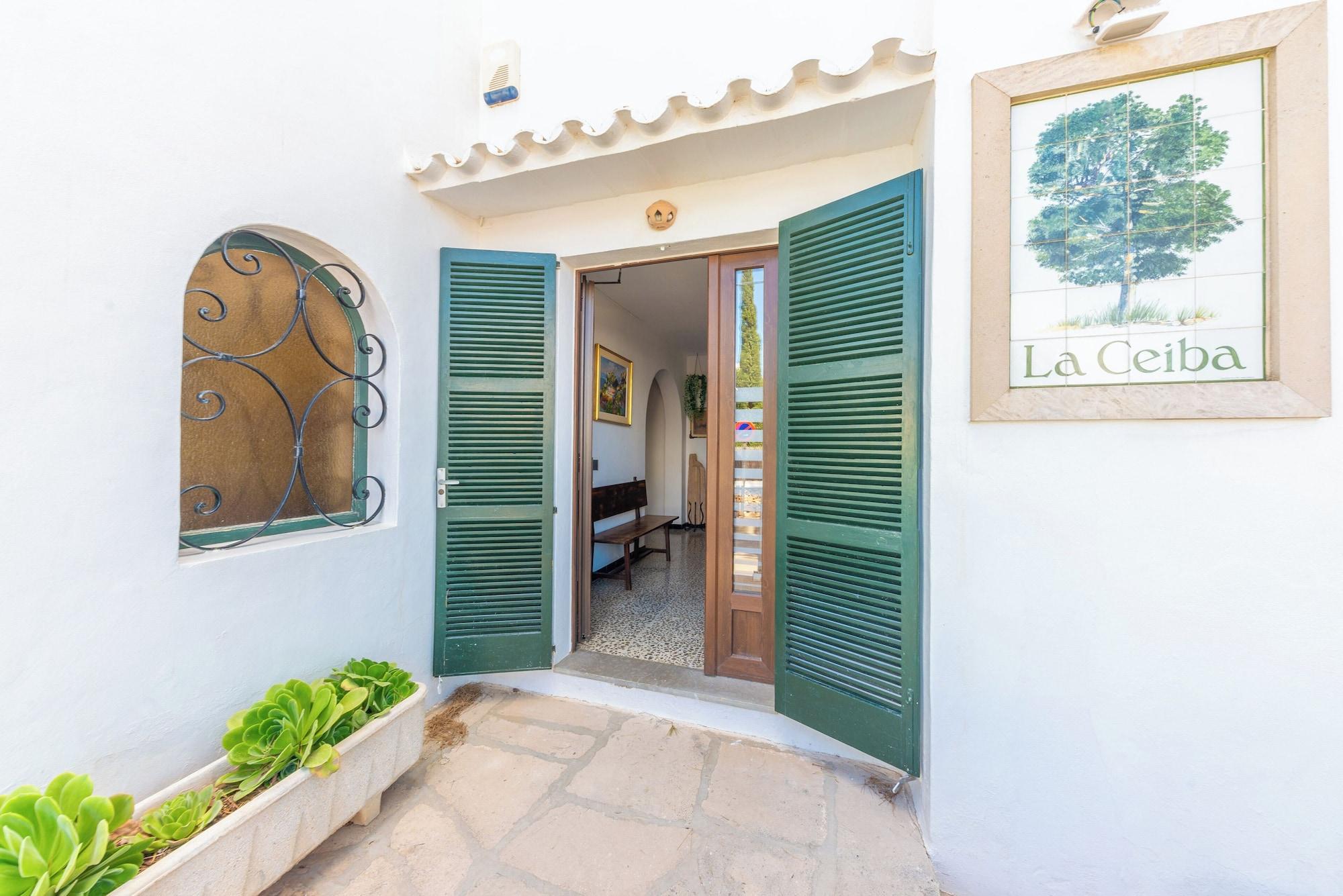 Vista Exterior Hostal la Ceiba