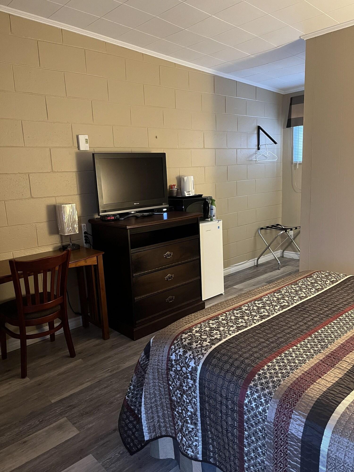 Varios Pine Grove Motel