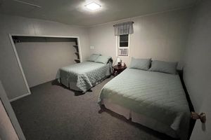 Alquiler Vacacional - Updated apartment on Main Street! Easy access to bars, restaurants, & shopping!