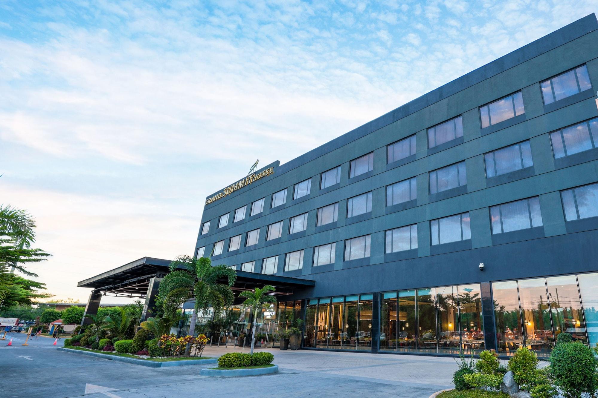 Vista Exterior Grand Summit Hotel General Santos