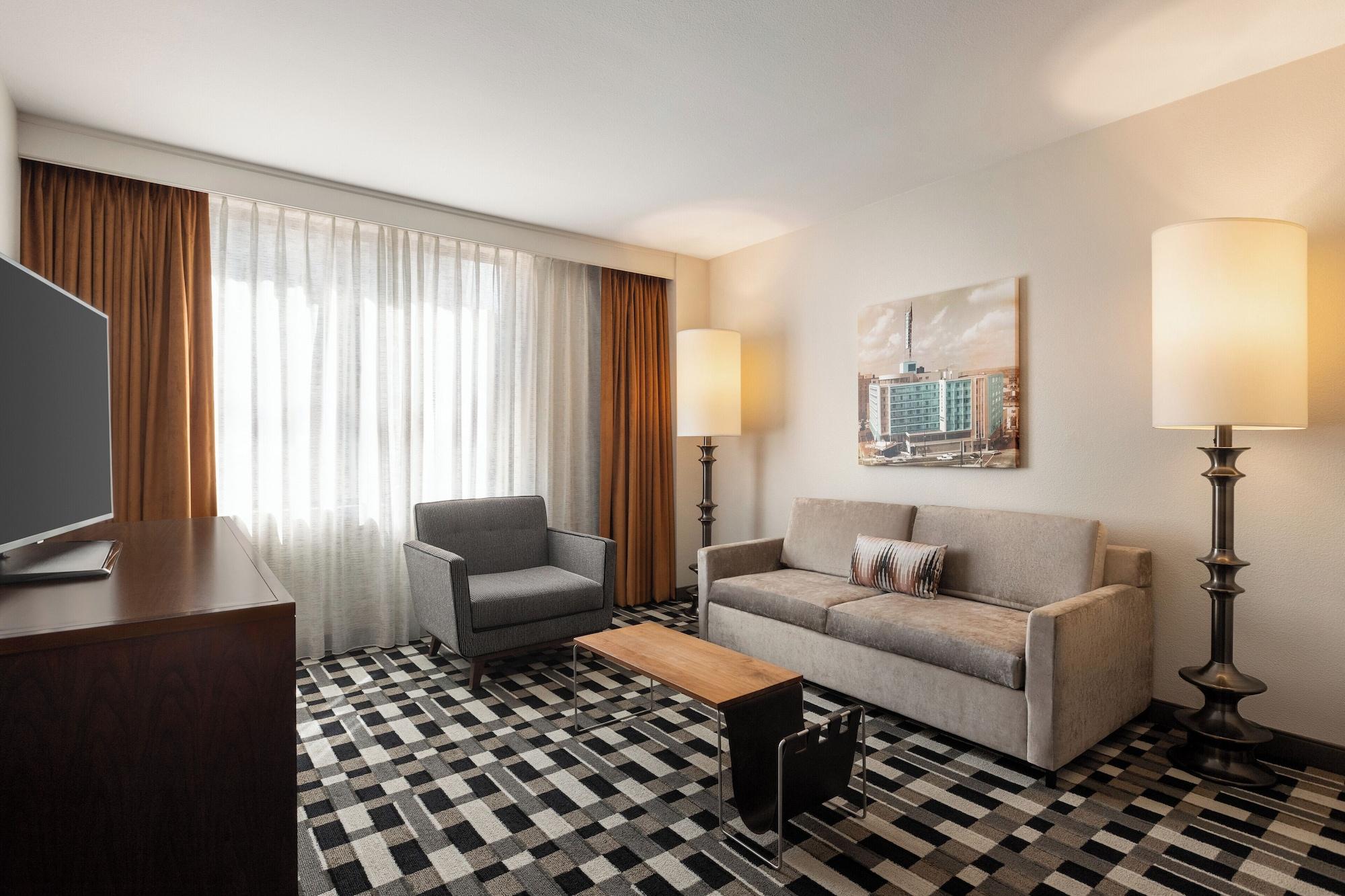 Habitación American Hotel Atlanta Downtown, Tapestry Collection Hilton