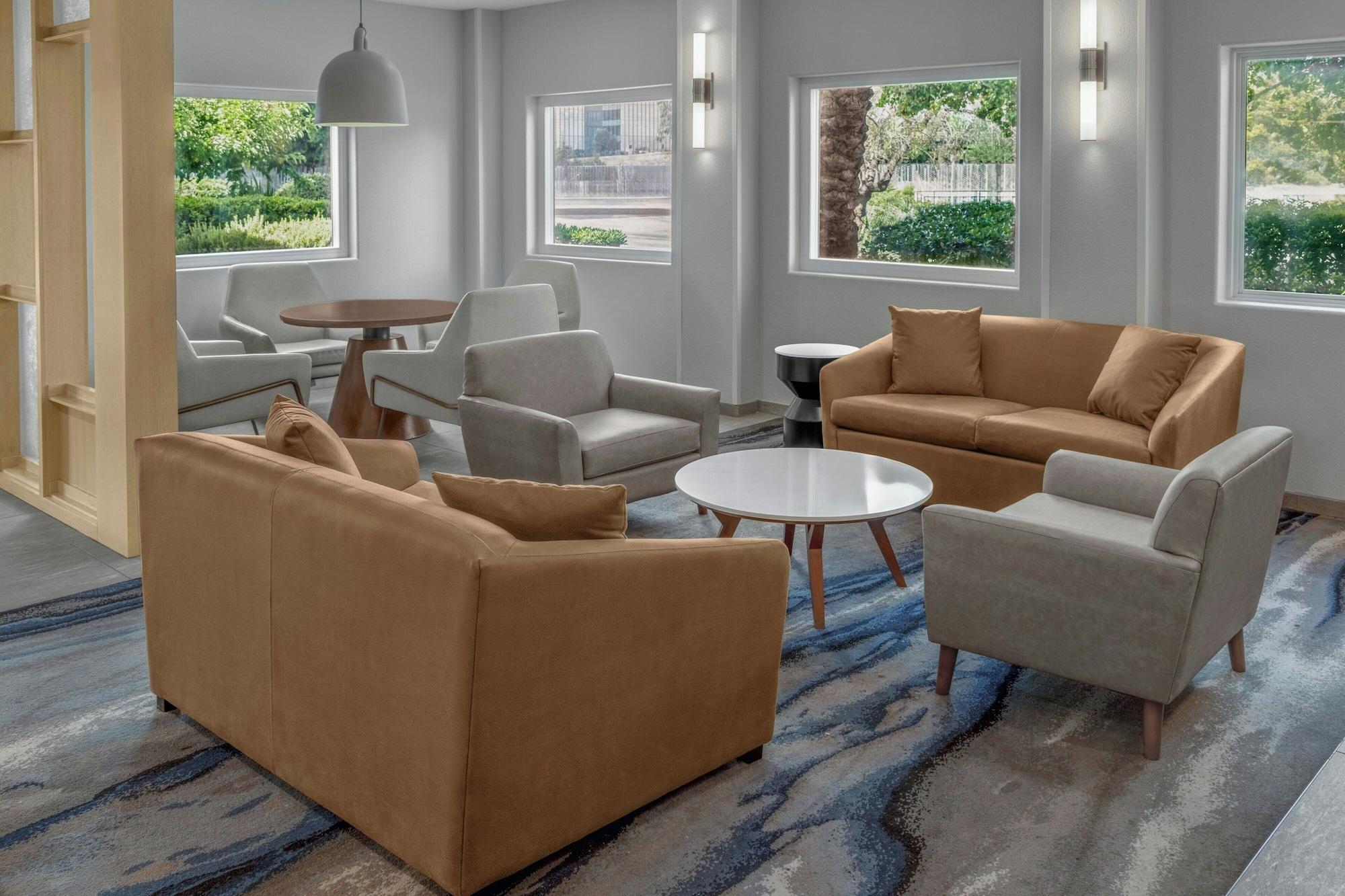 Vista Lobby Fairfield Inn & Suites by Marriott San Francisco San Carlos