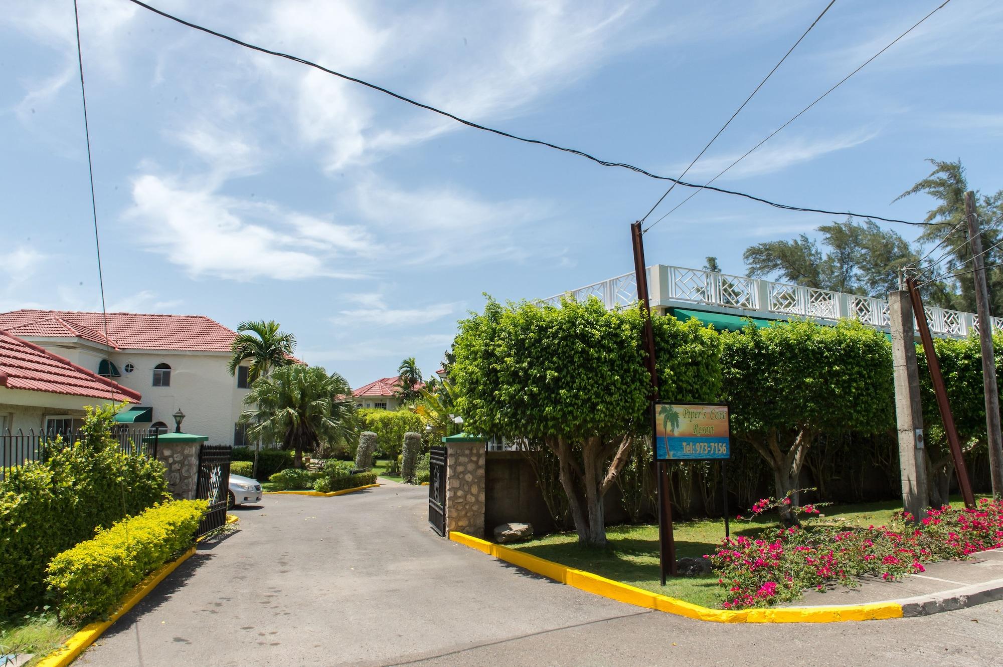 Vista Exterior Pipers Cove - Runaway Bay