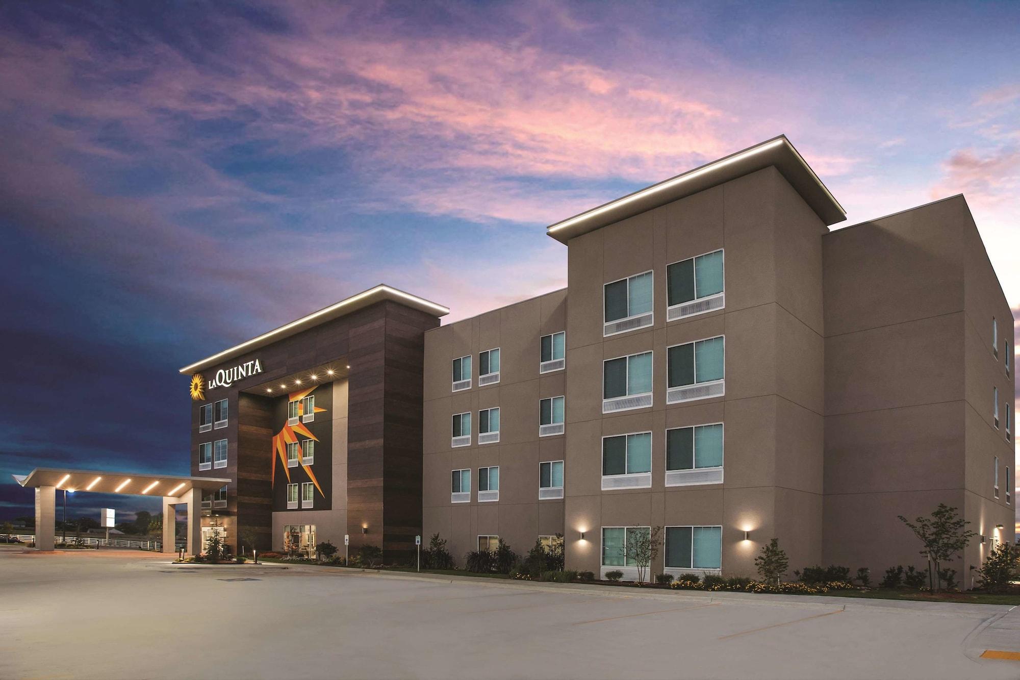 Vista Exterior La Quinta Inn & Suites by Wyndham Mobile