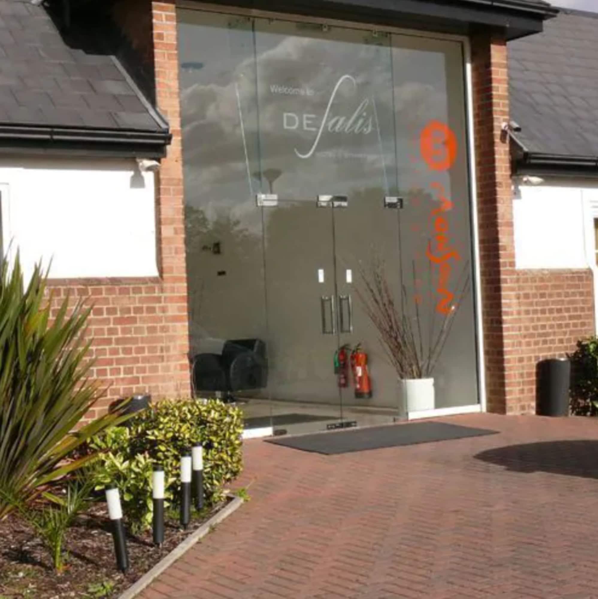 Varios DeSalis Hotel London Stansted