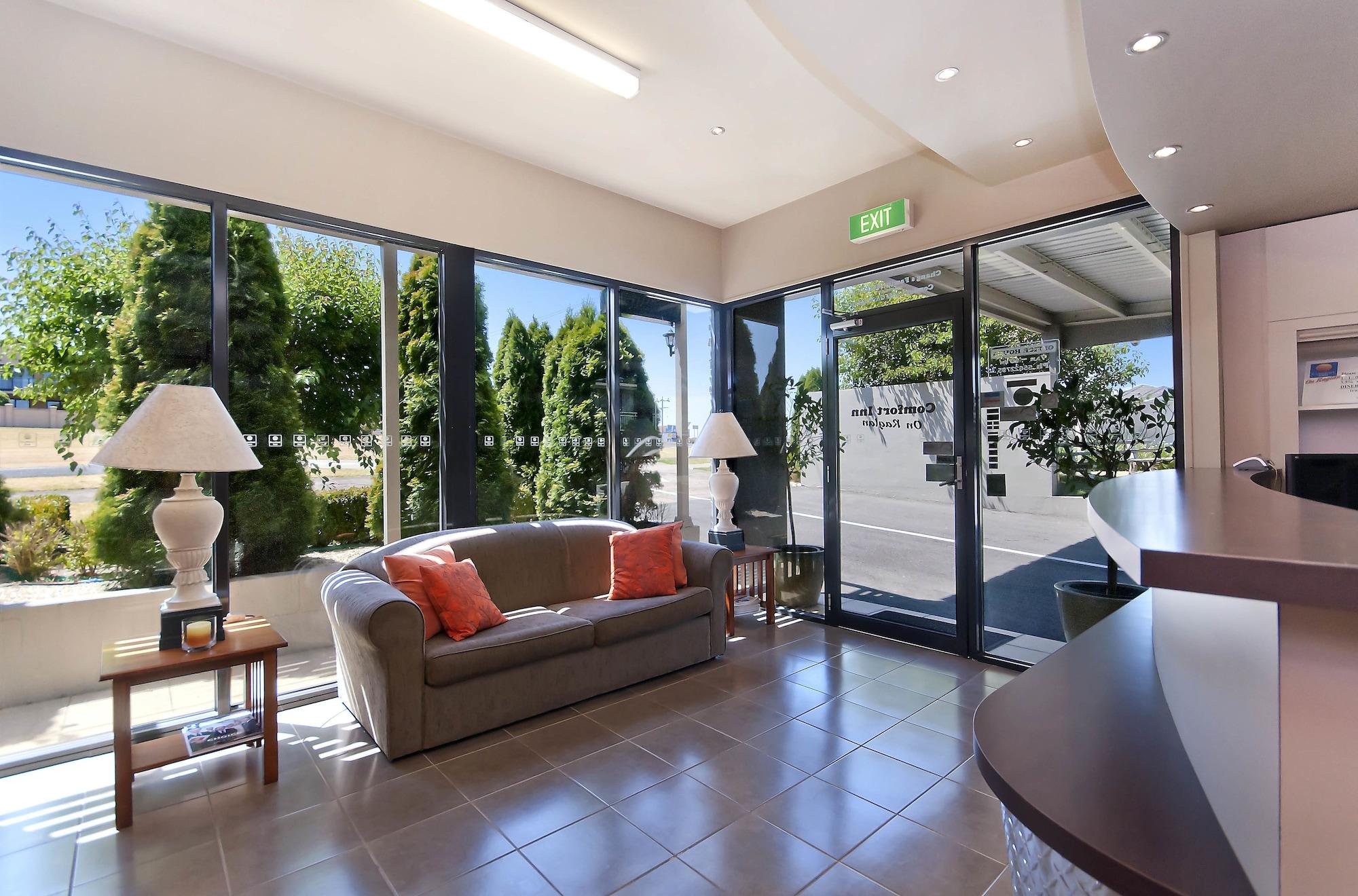Vista Lobby Comfort Inn On Raglan