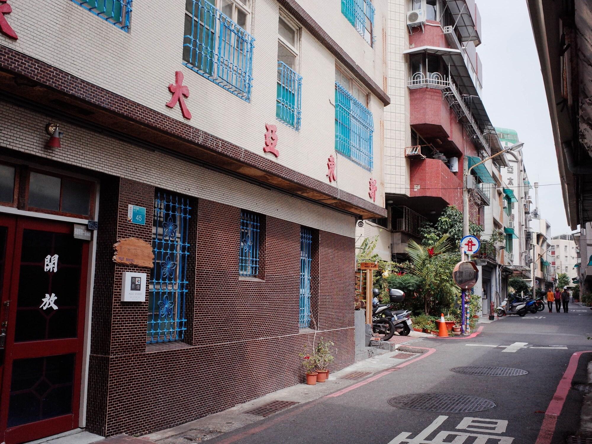 Vista Exterior Neat Hostel