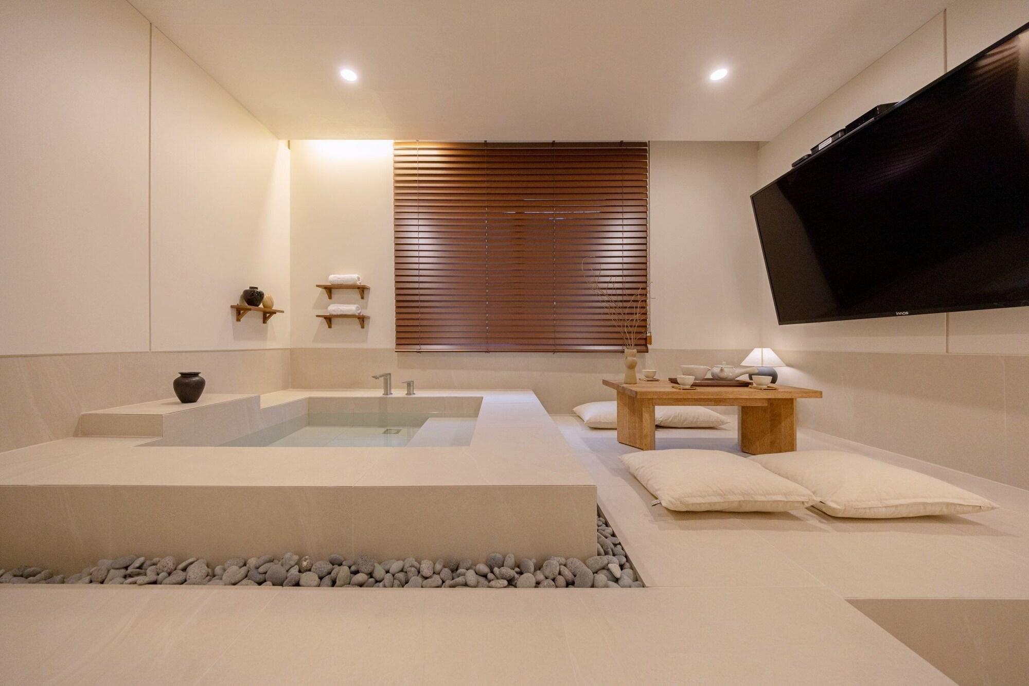Varios Object Anook hotel Gumi