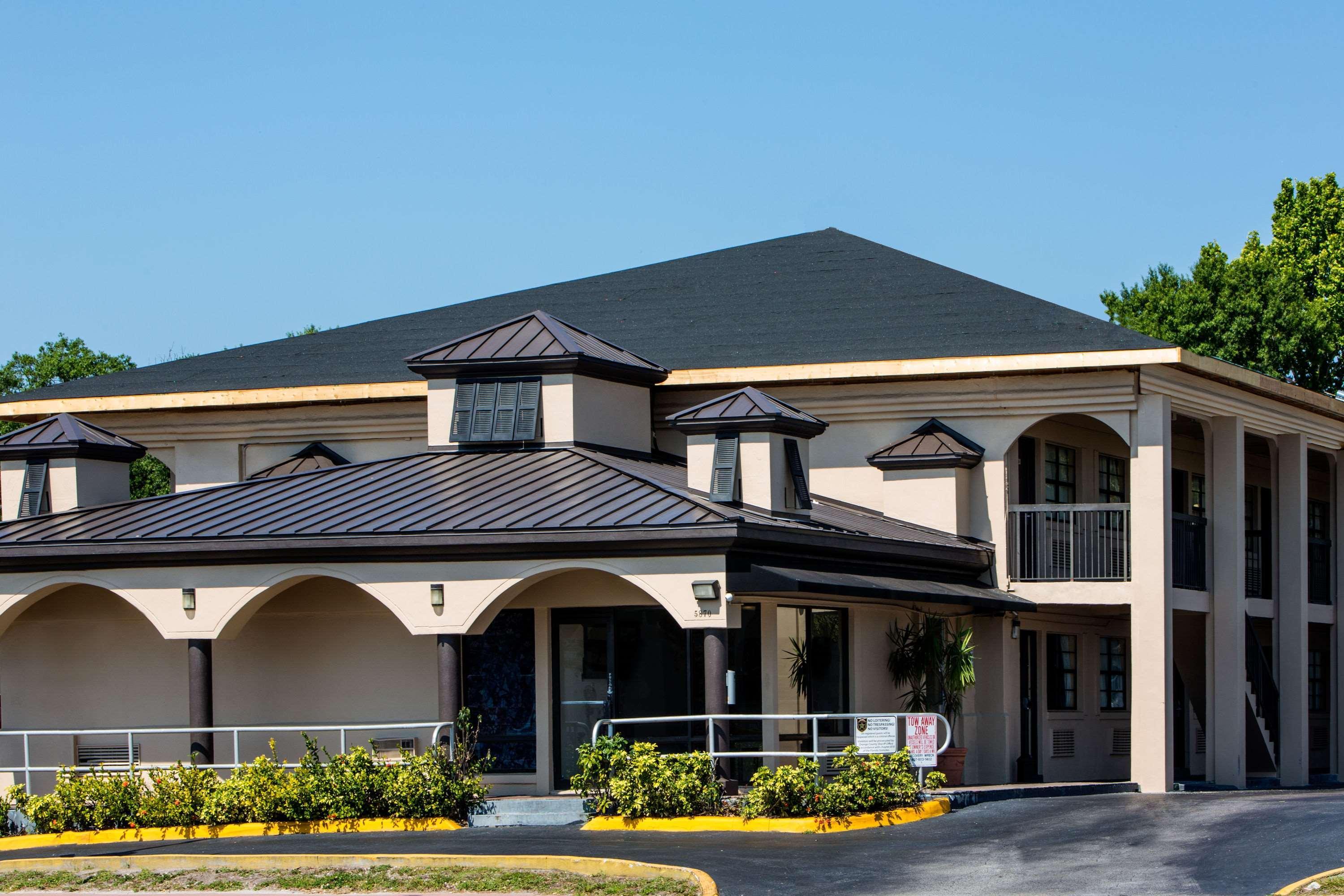 Vista Exterior Knights Inn Orlando