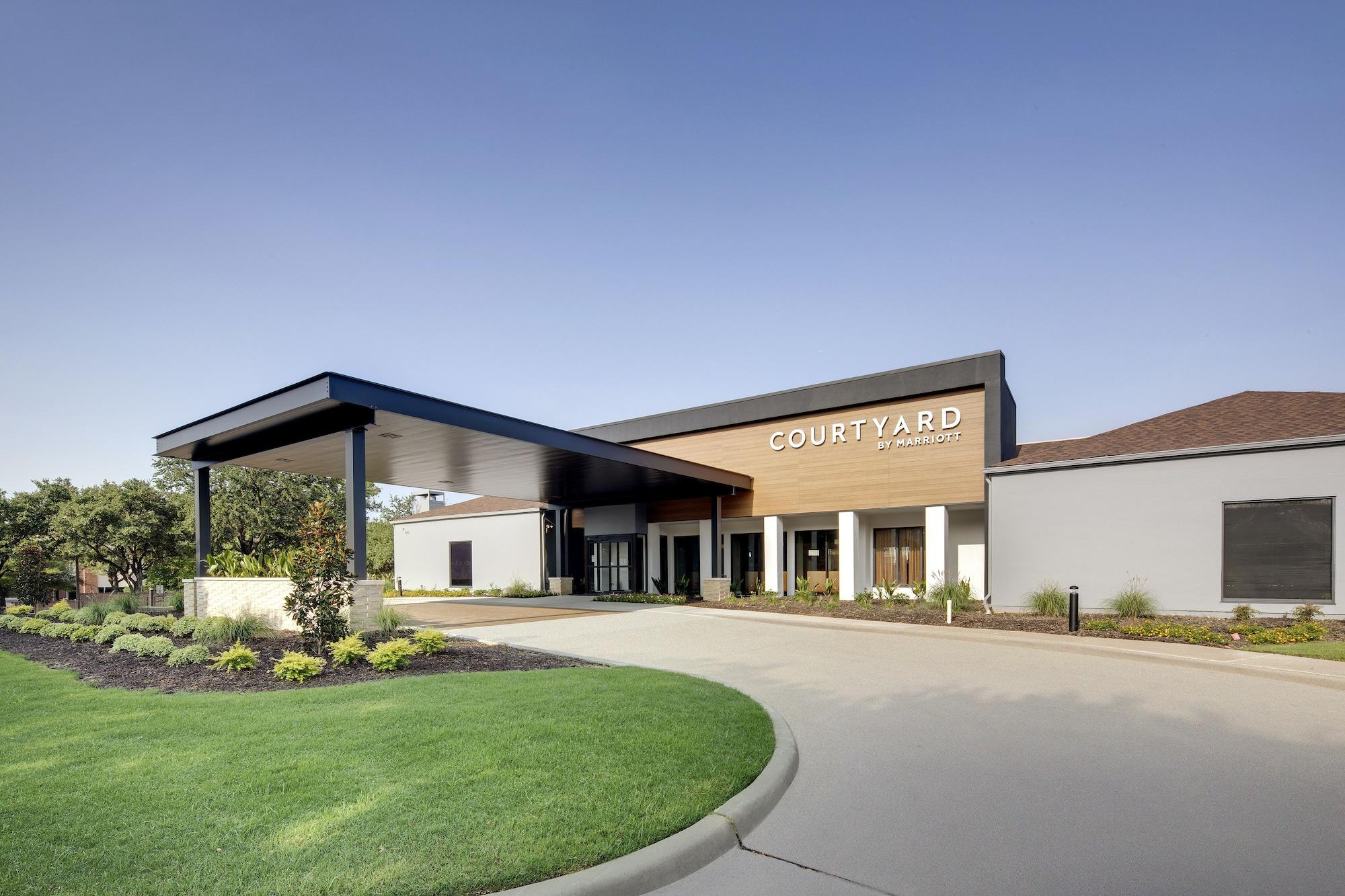Vista Exterior Courtyard by Marriott Addison Midway