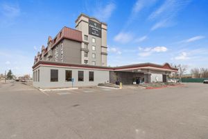 Alojamiento - Emerald Hotel & Suites