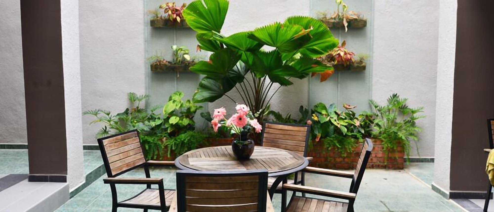 Varios Cheng Ho Residence