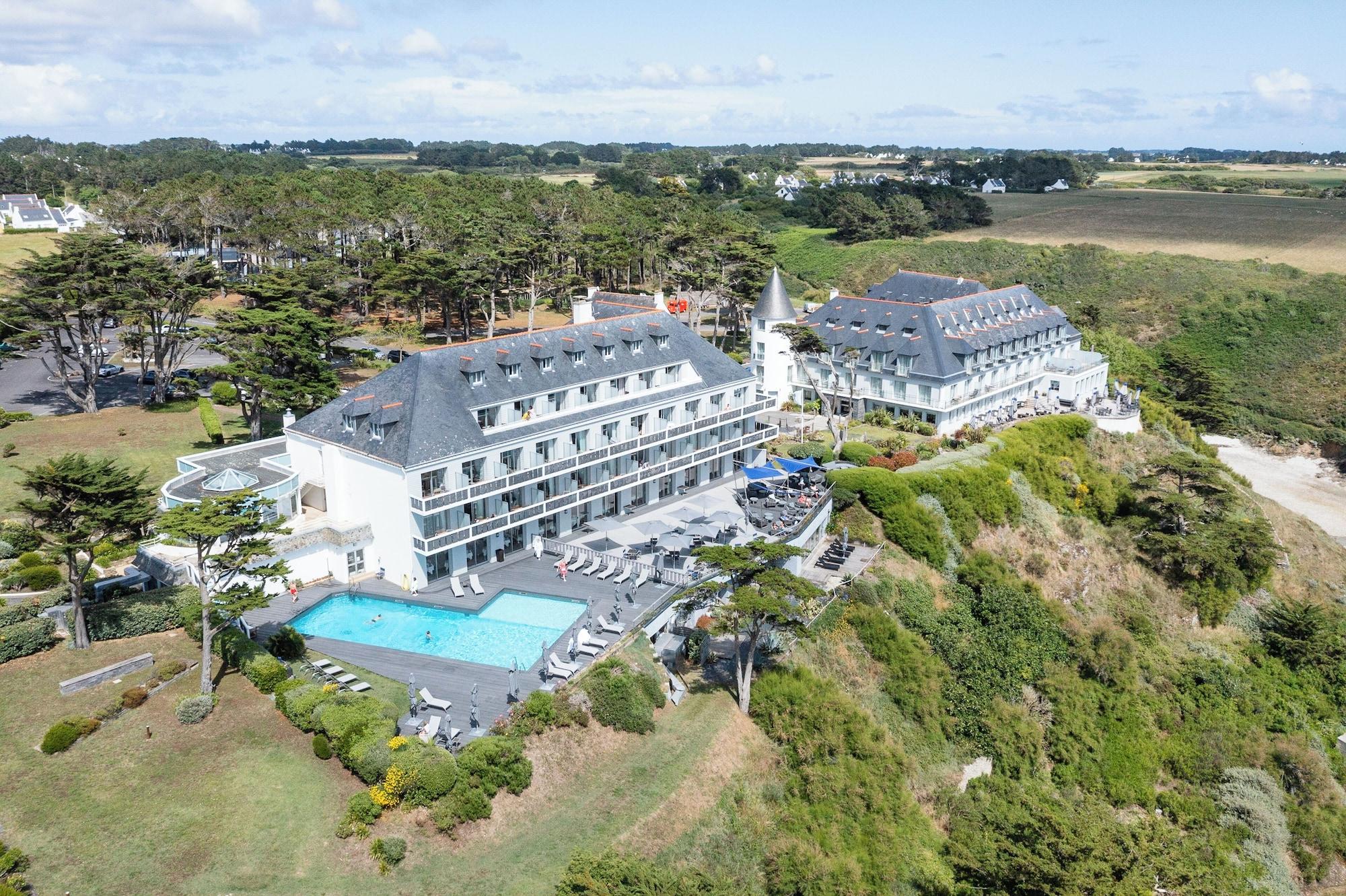 Vista Exterior Castel Clara Thalasso & Spa