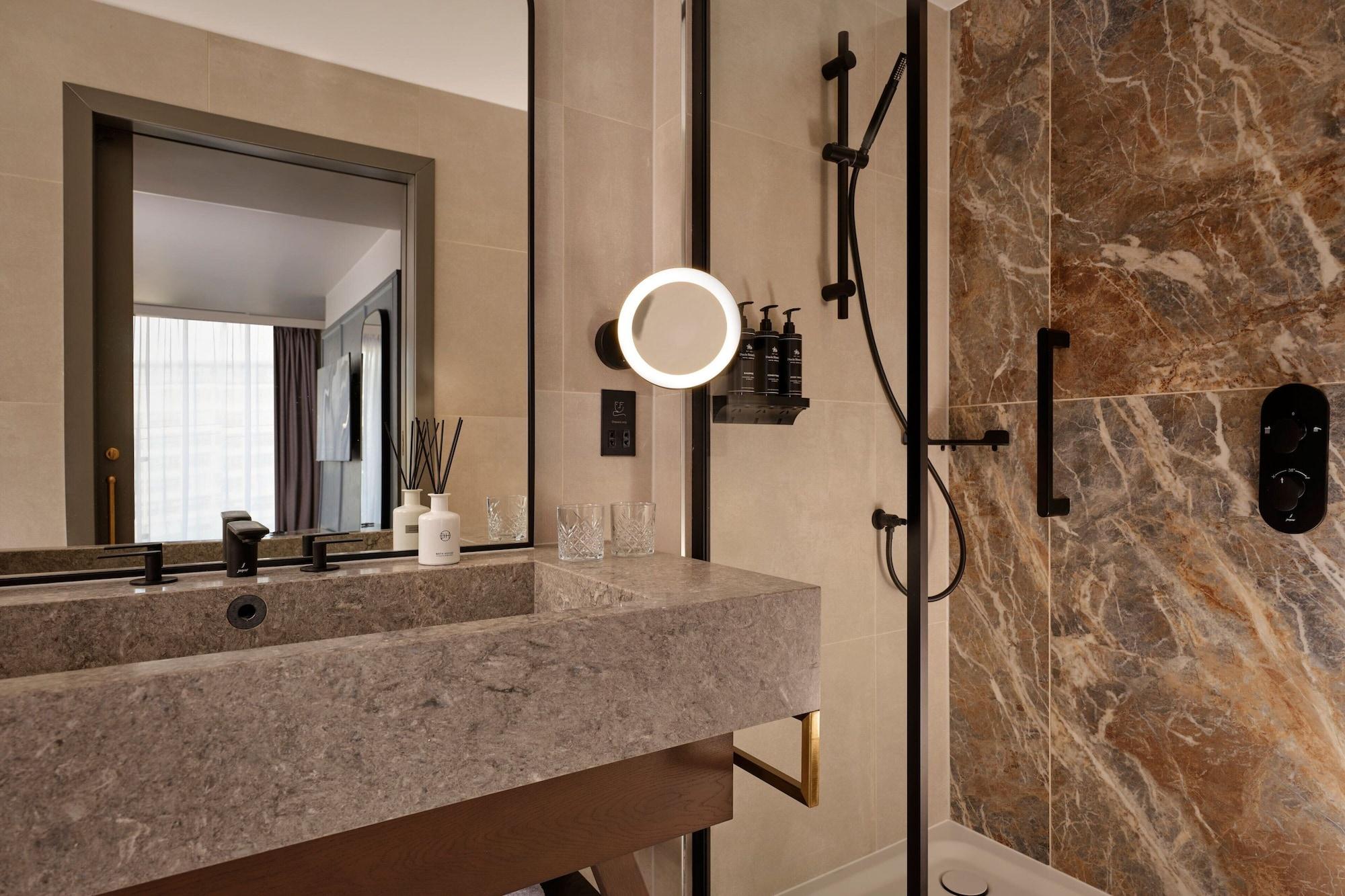 Equipamiento de Habitación The Reach at Piccadilly, Manchester, a Tribute Portfolio Hotel