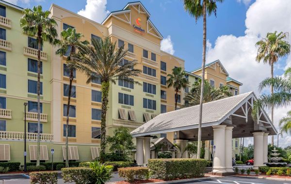 Comfort Suites Maingate East