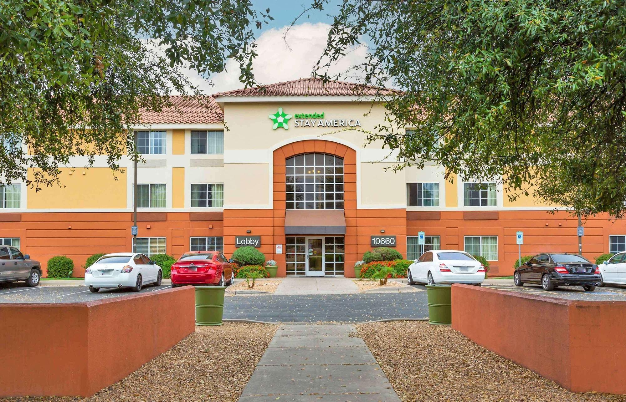 Vista Exterior Extended Stay America Suites Phoenix Scottsdale