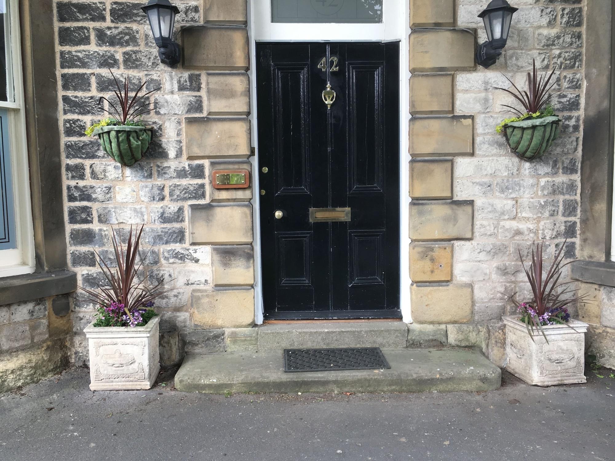 Vista Exterior Cawthorne House