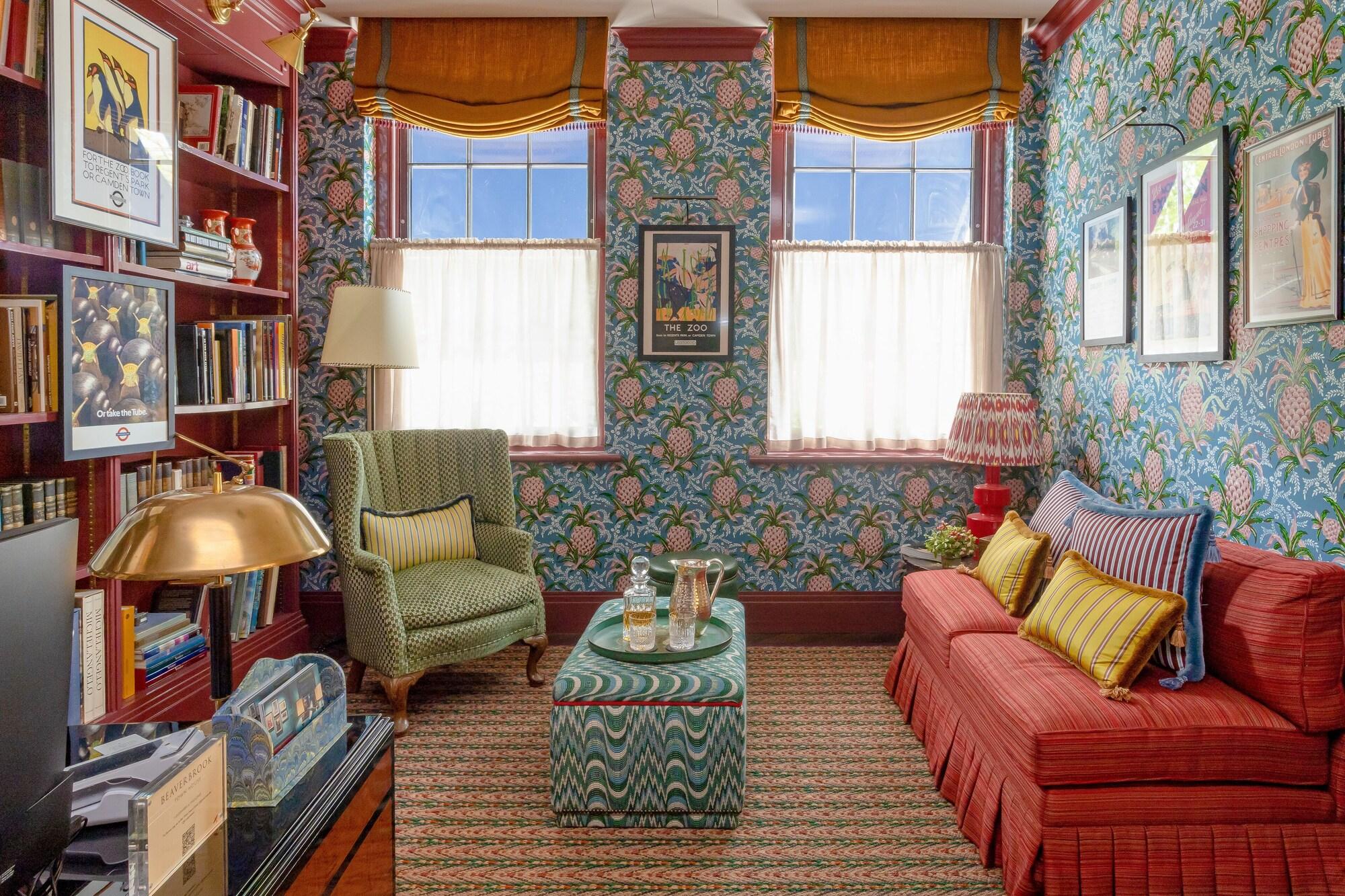 Vista Lobby Beaverbrook Town House