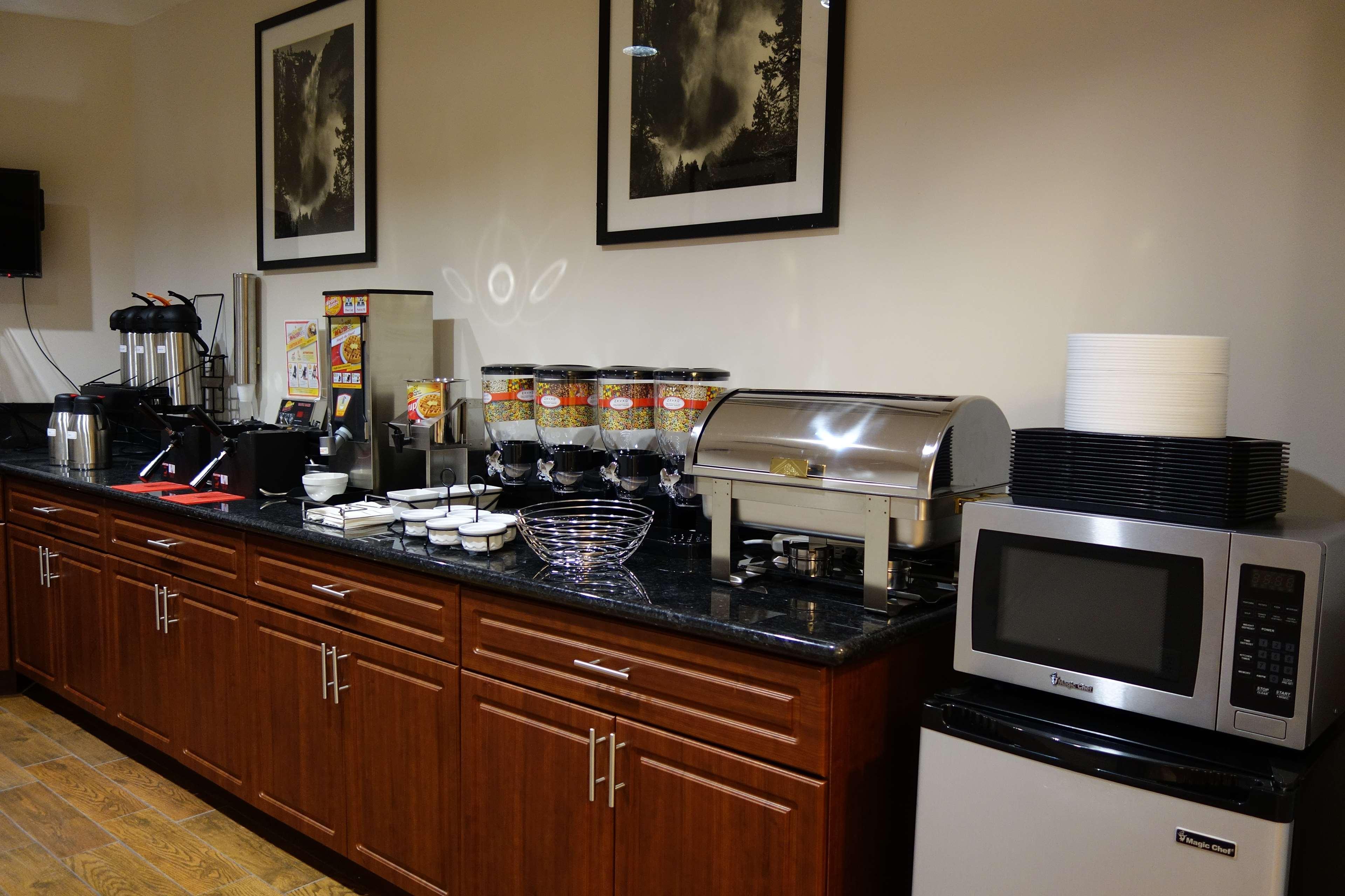 Restaurant Ramada by Wyndham Sacramento