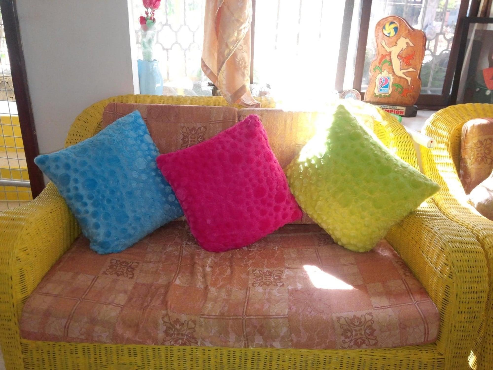 Vista Lobby Yellow HOUSE Vacation Rental