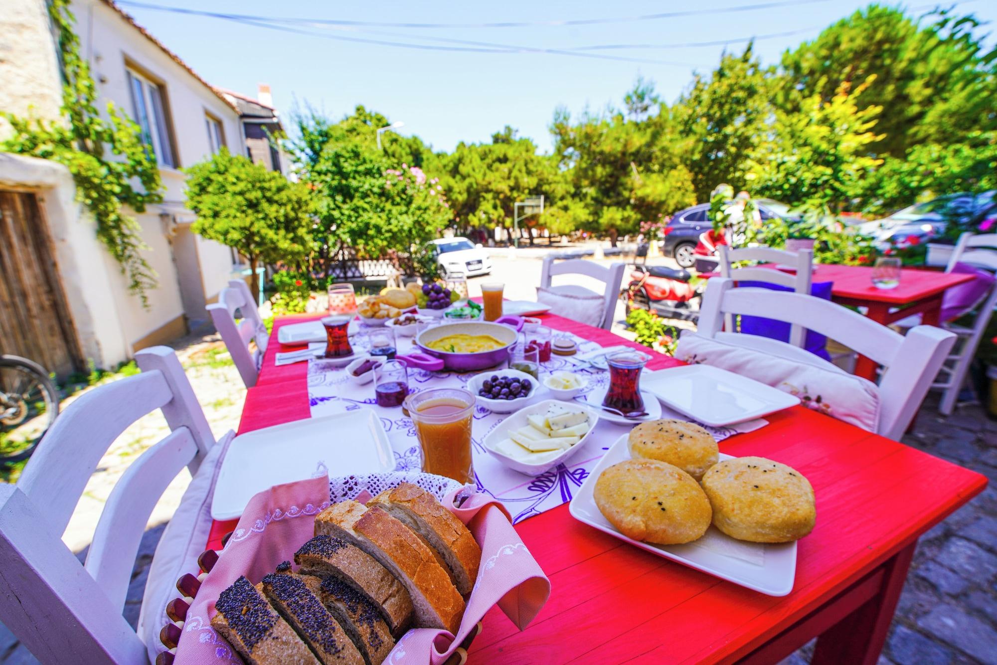 Vista Exterior Alaybey Ada Evi