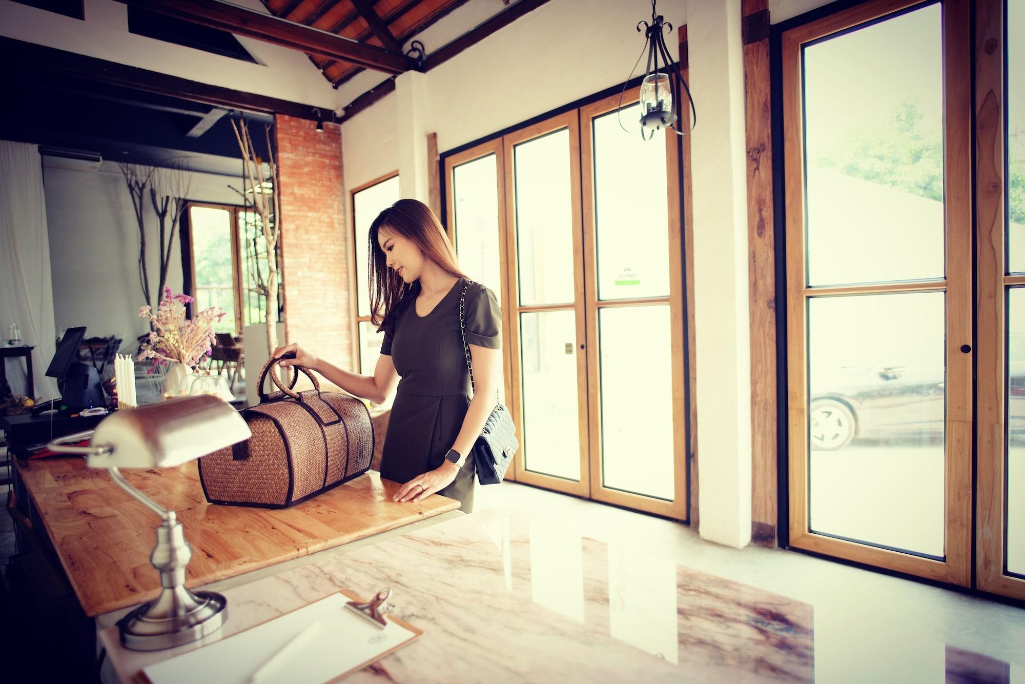 Vista Lobby White Wall Riverfront Hotel
