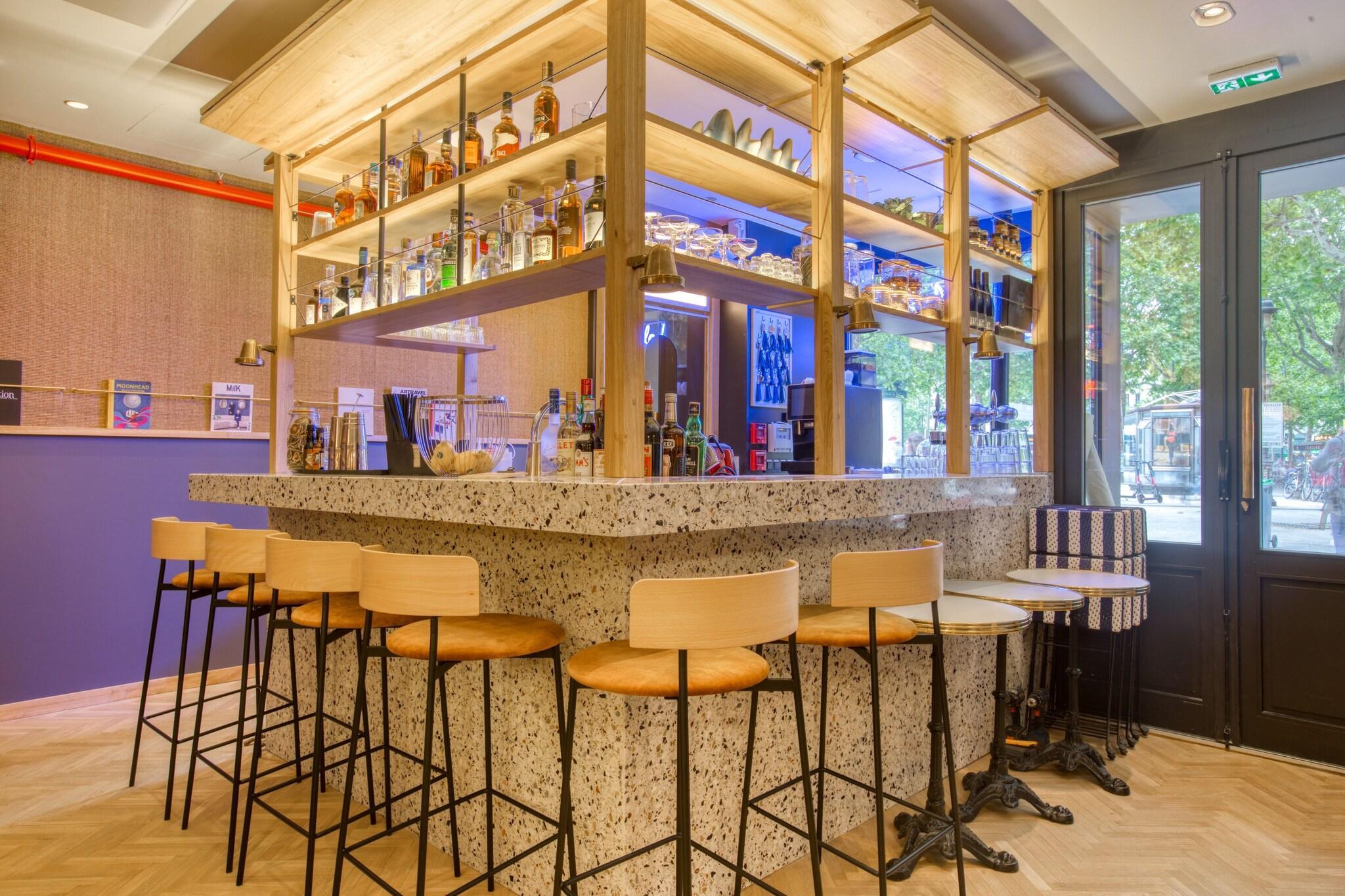 Vista Lobby Oh La La! Hotel bar - Paris Bastille