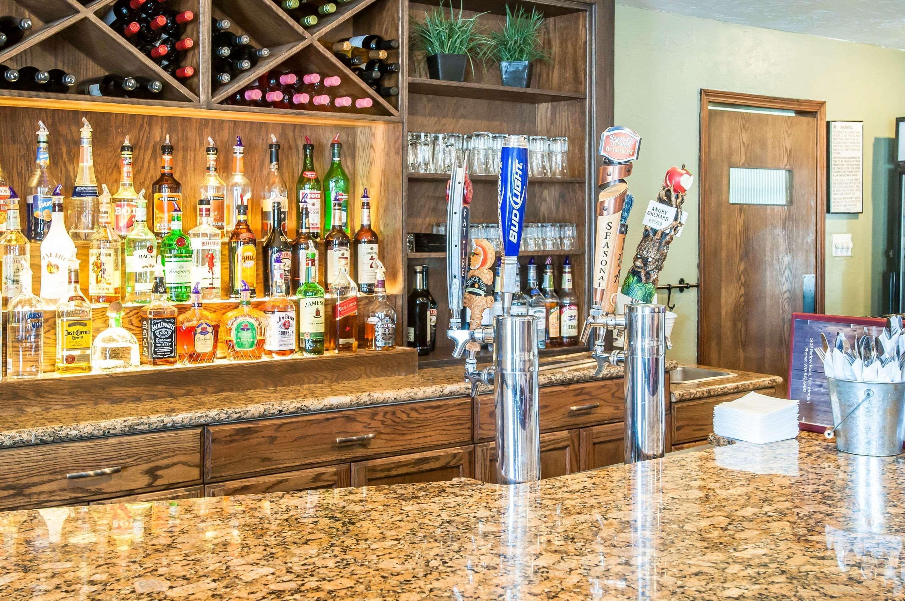 Bar/Salón Rodeway Inn Fort Morgan