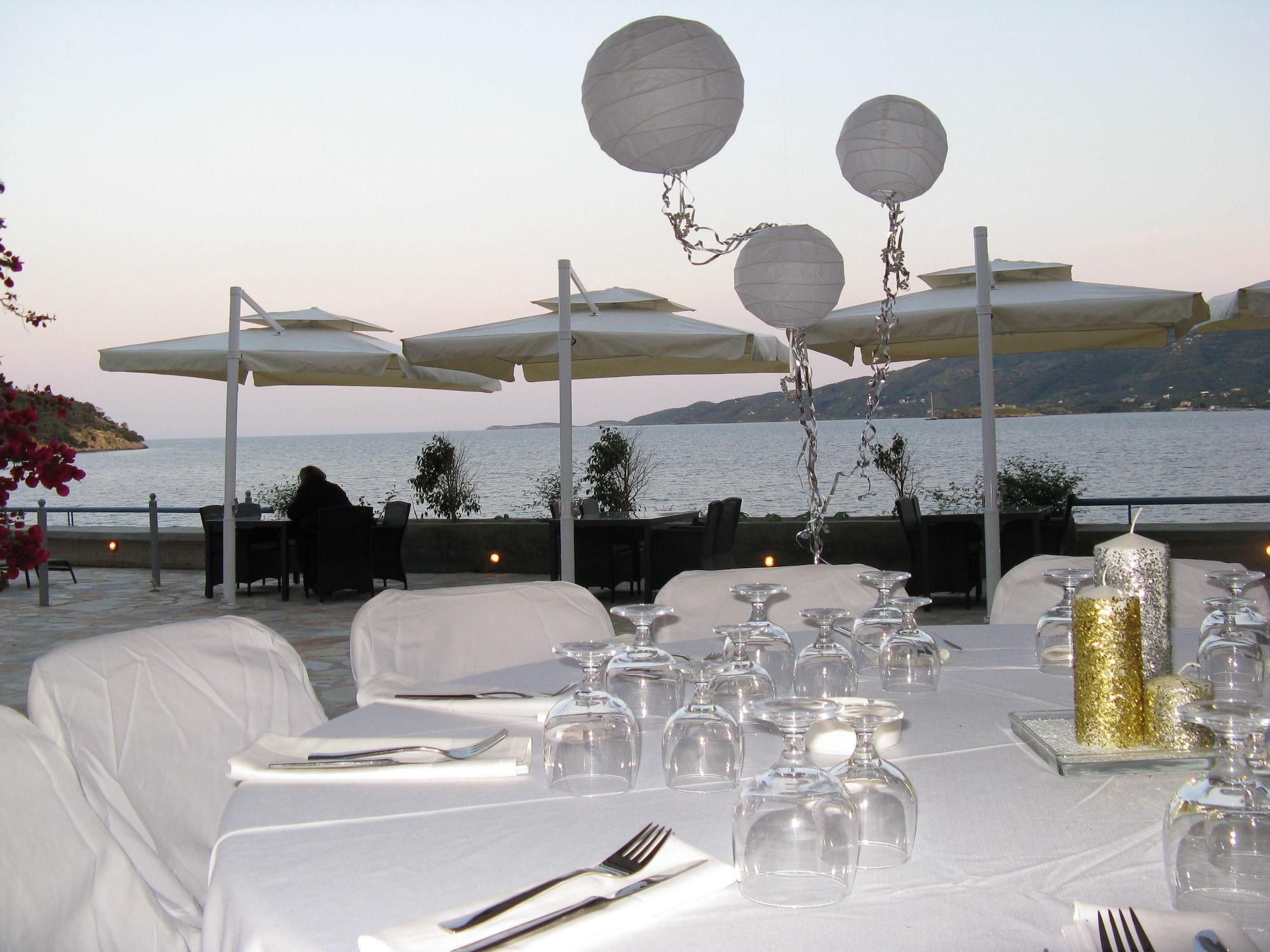 Restaurant Golden View Beach Hotel