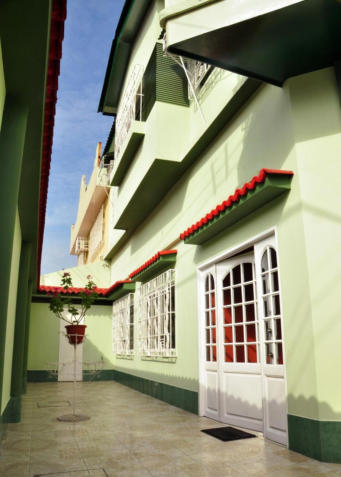 Vista Exterior Jeshua Inn Guayaquil