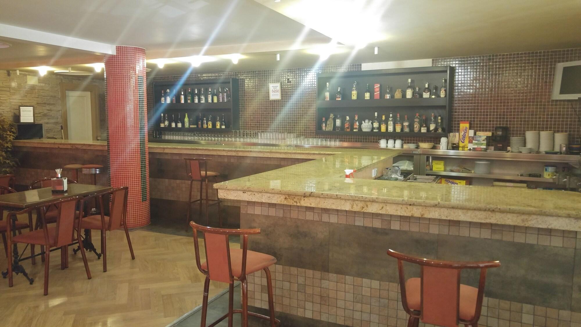 Bar/Salón Hotel Cabañas
