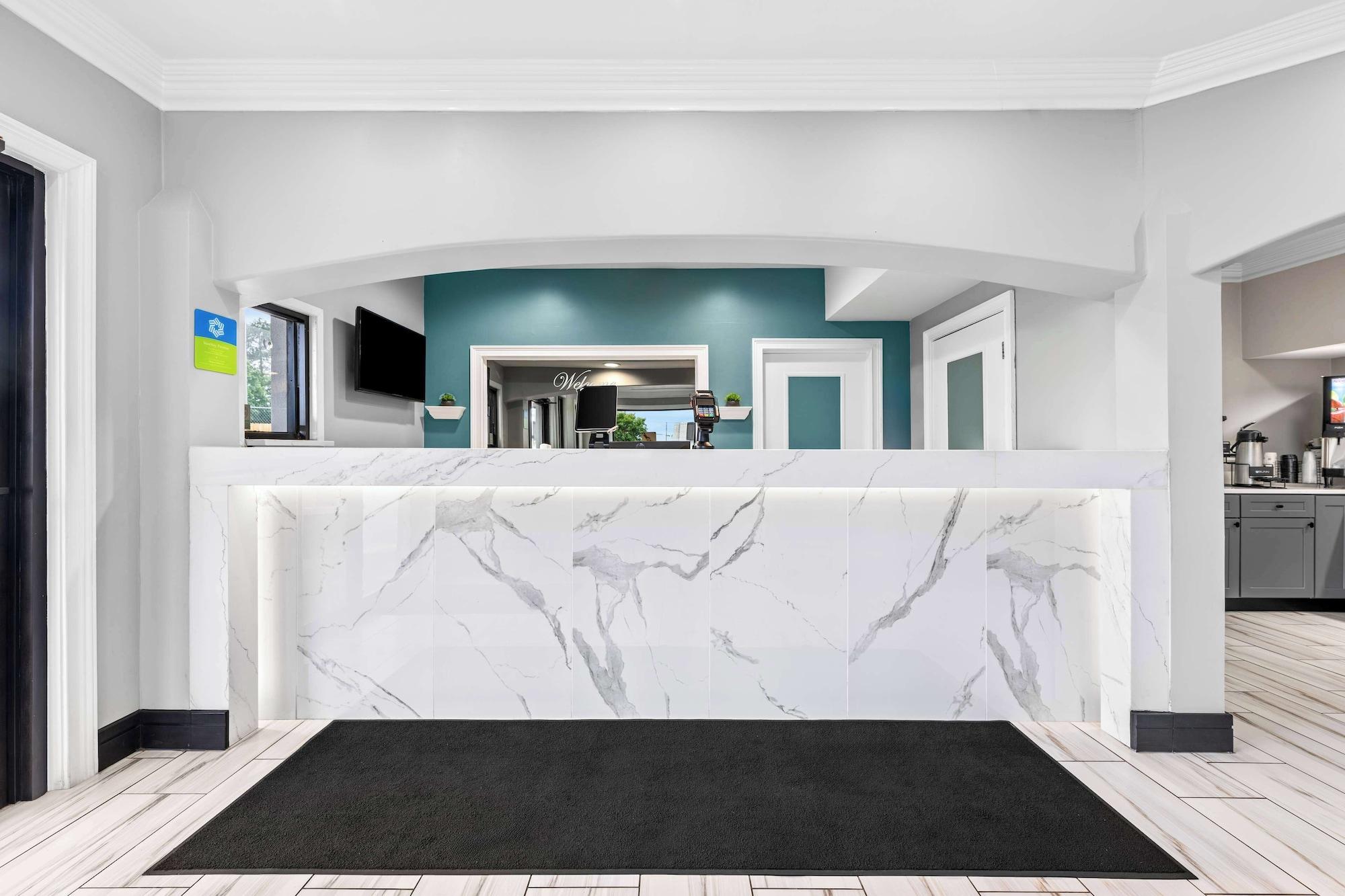 Vista Lobby SureStay by Best Western Huntsville University Area