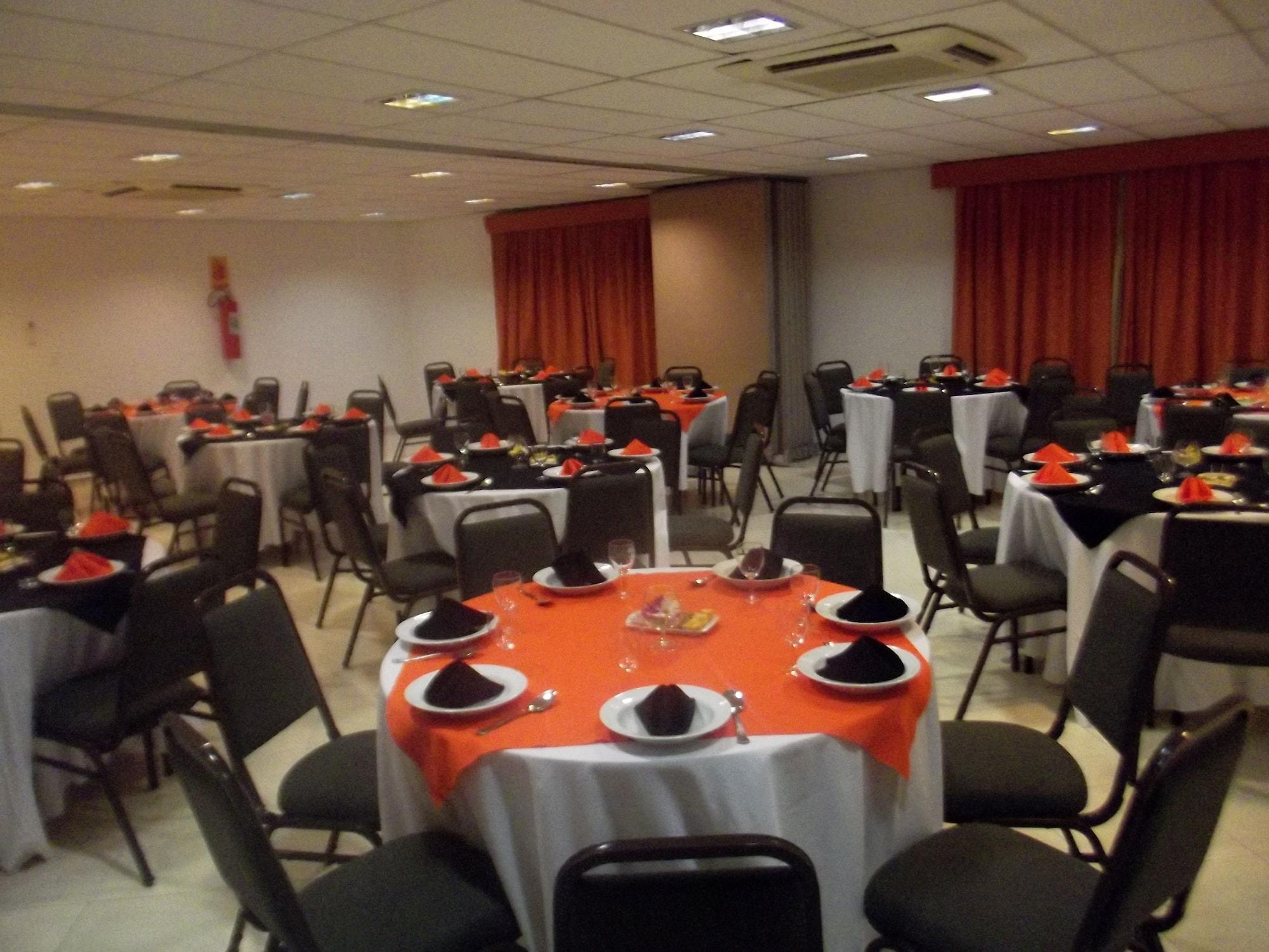 Salón de Baile Harbor Self Graciosa Hotel