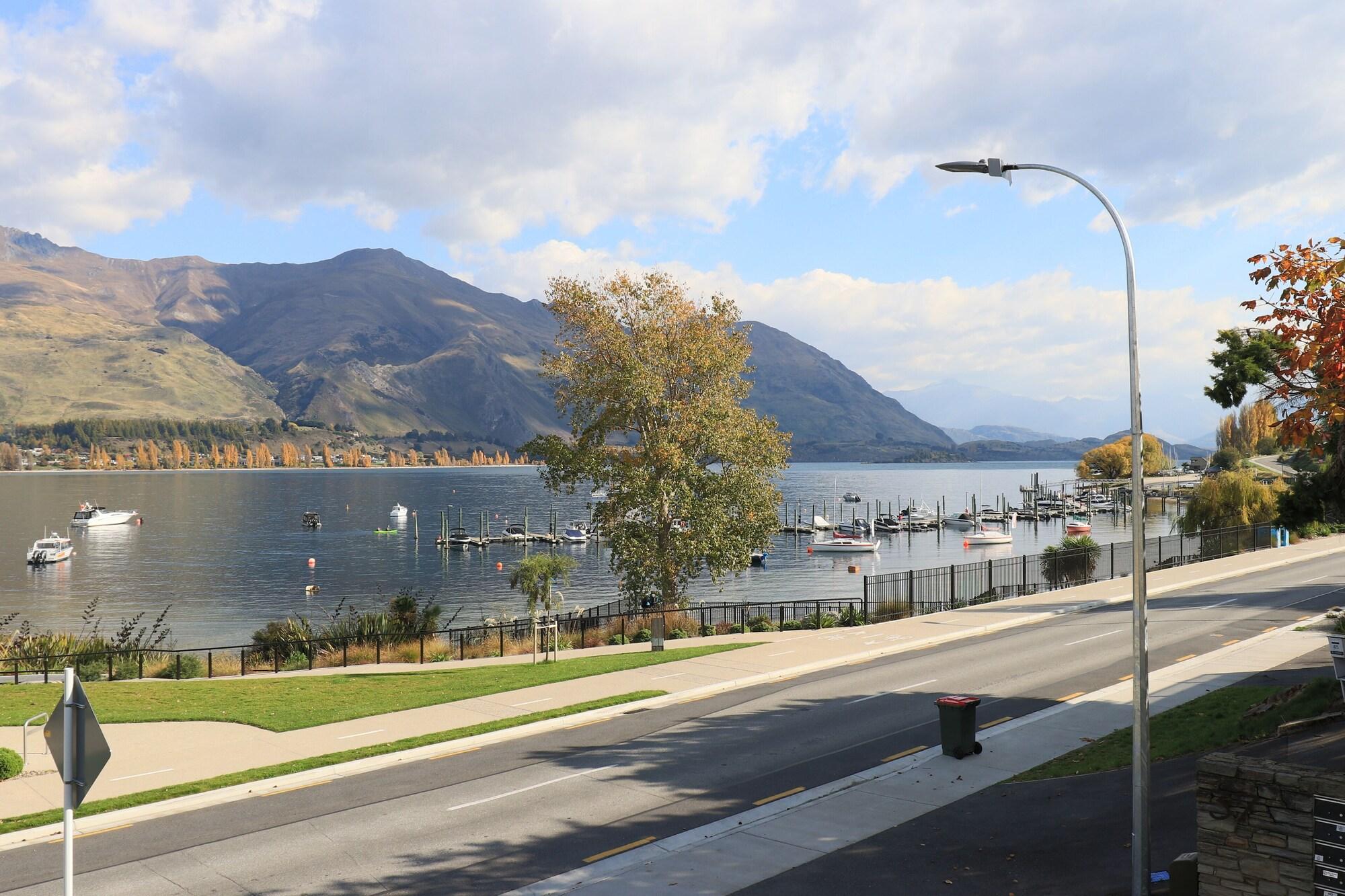 Equipamiento de Habitación Lakeshore Springs Apartments