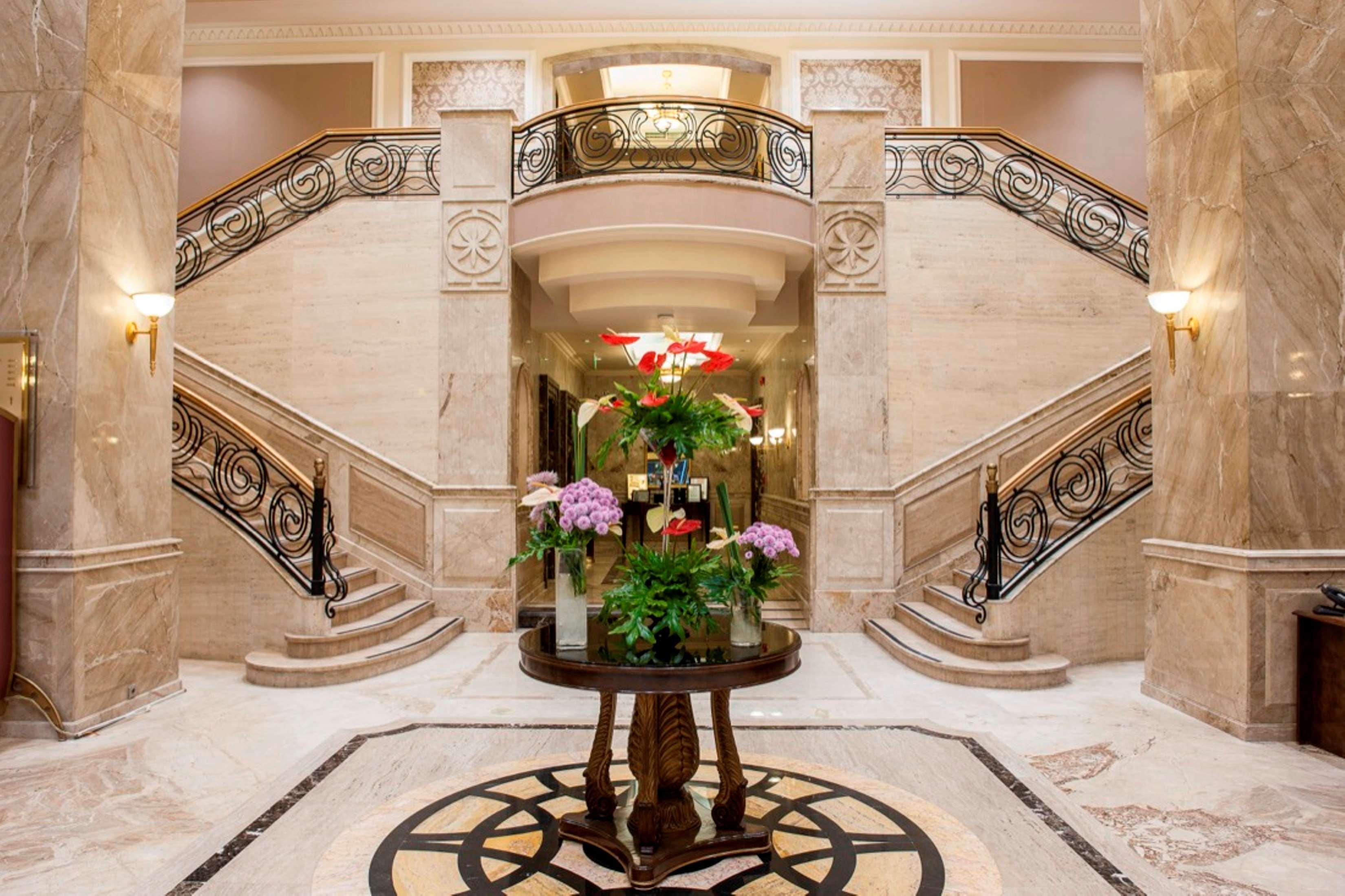 Vista Lobby Hilton Cairo Zamalek Residences