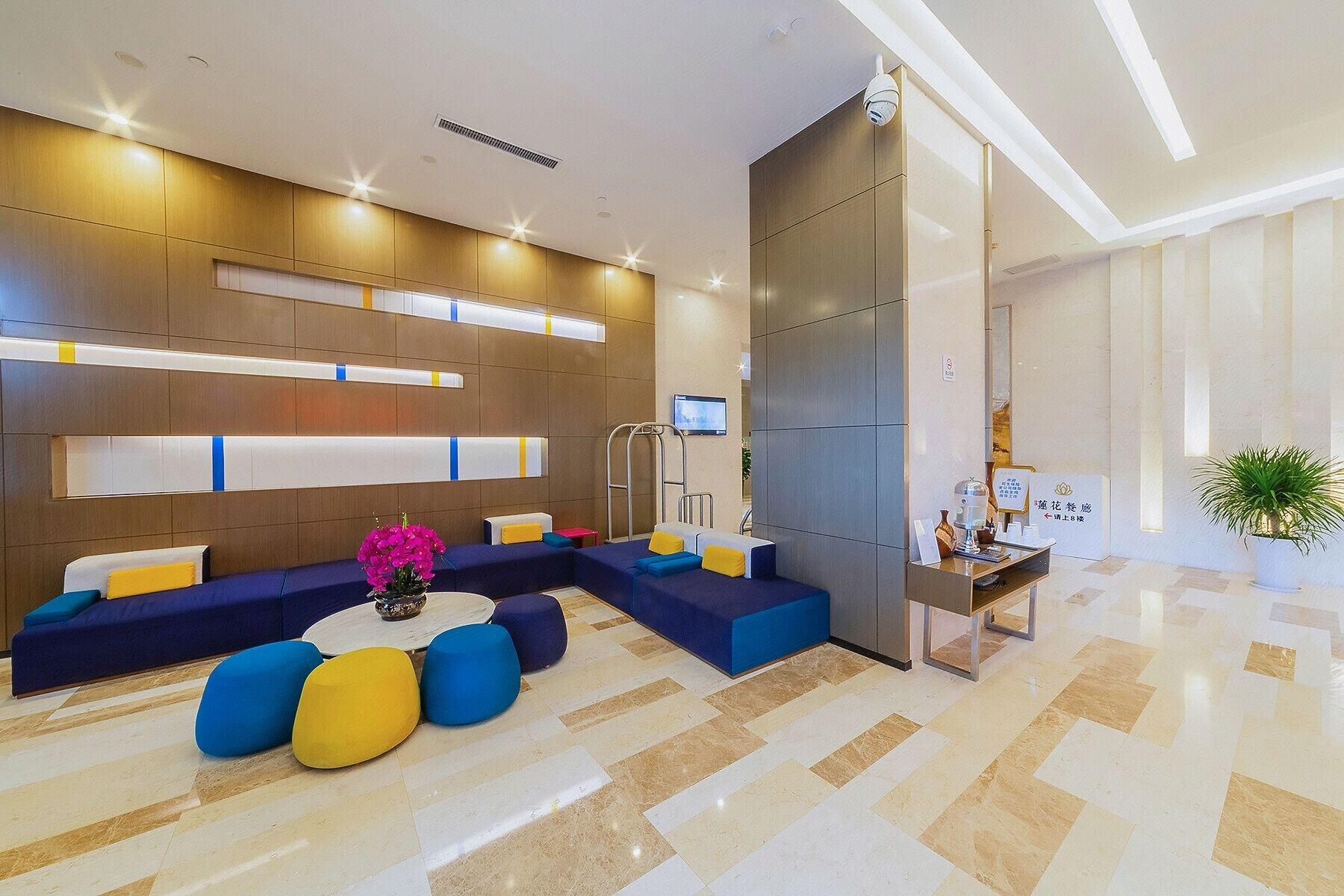 Vista Lobby Holiday Inn Express Baoji City Centre by IHG