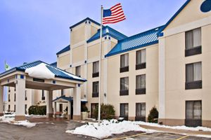 Alojamiento - Holiday Inn Express & Suites - Interstate 380 at 33rd Avenue by IHG
