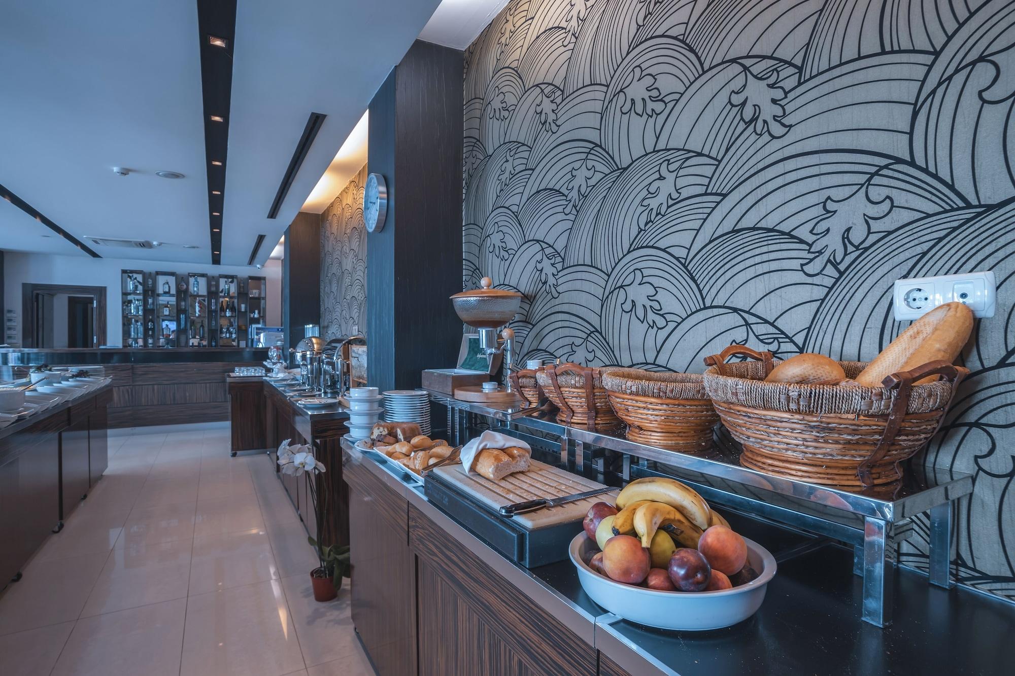 Restaurant Riva Resatbey Hotel
