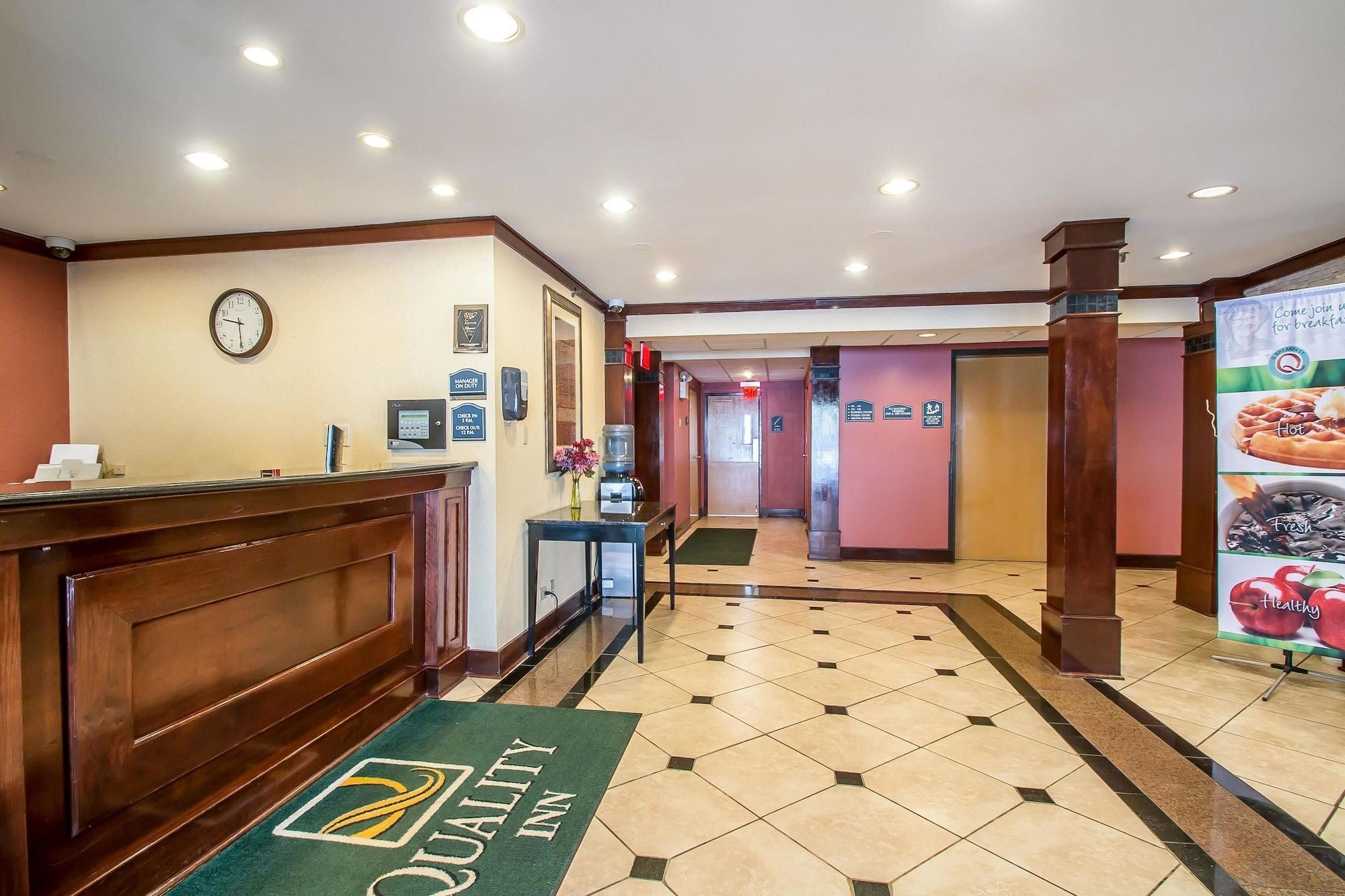 Vista Lobby Comfort Inn Hoffman Estates - Schaumburg