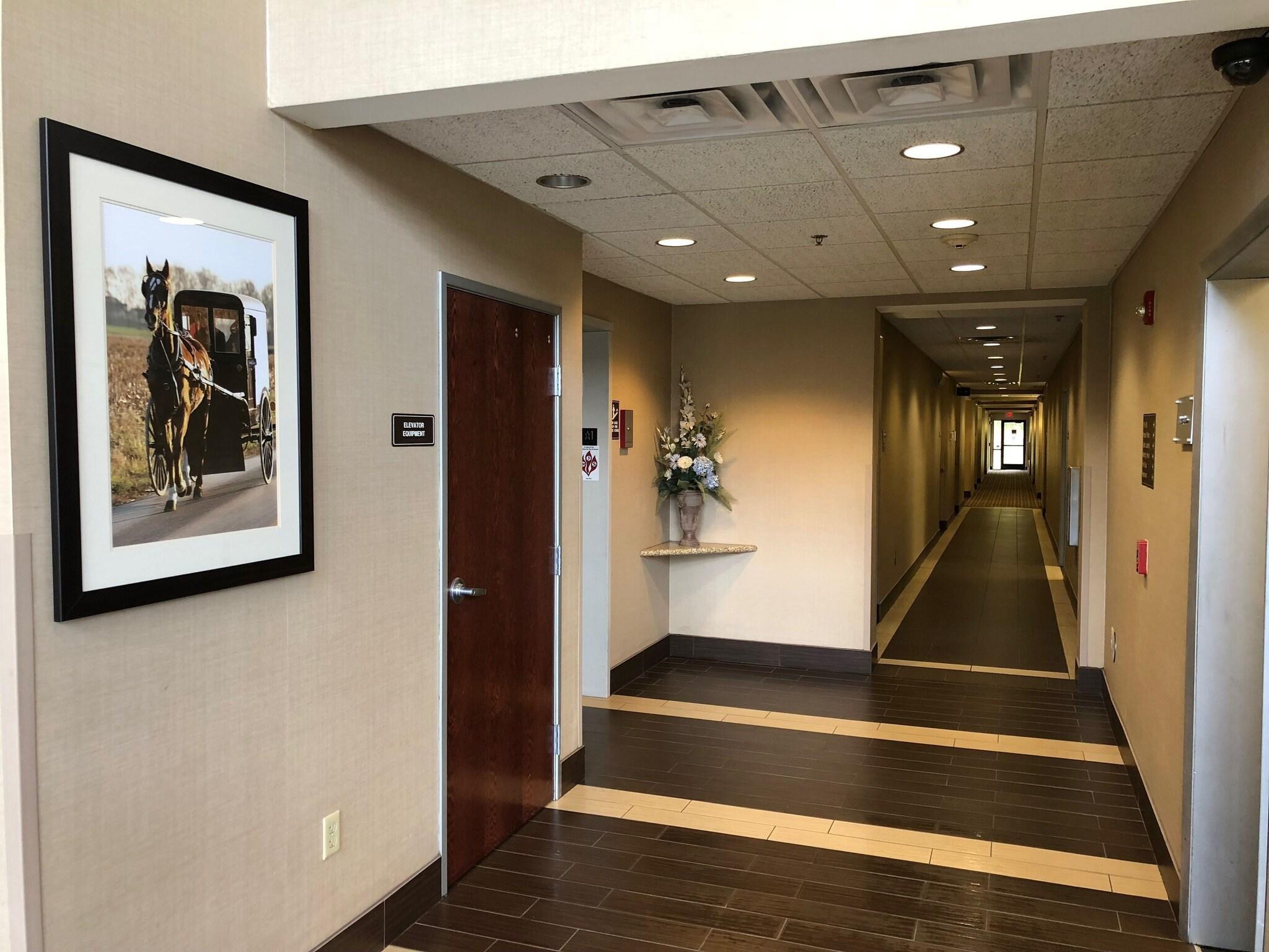 Vista Lobby Comfort Suites Elkhart Area