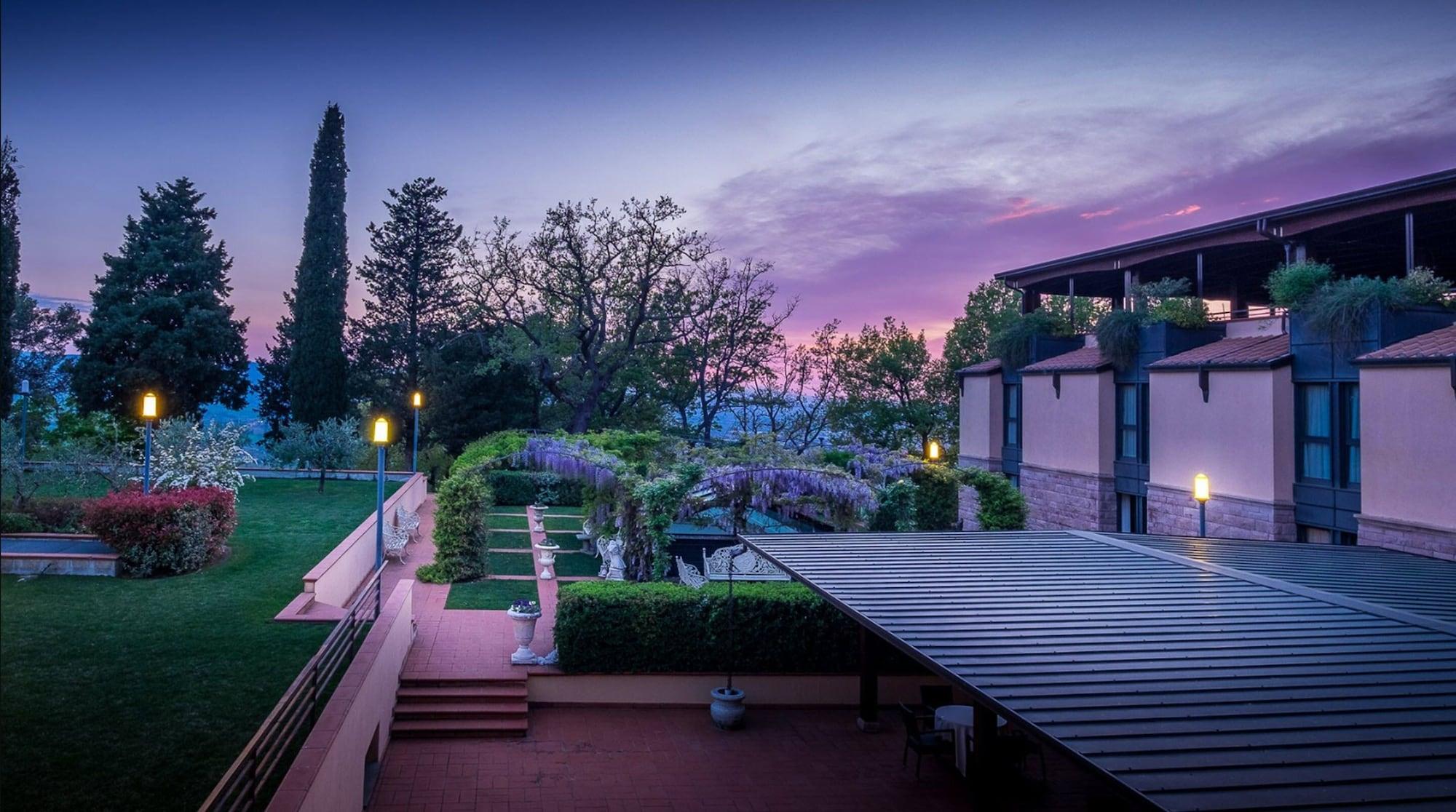 Vista Exterior BV Grand Hotel Assisi